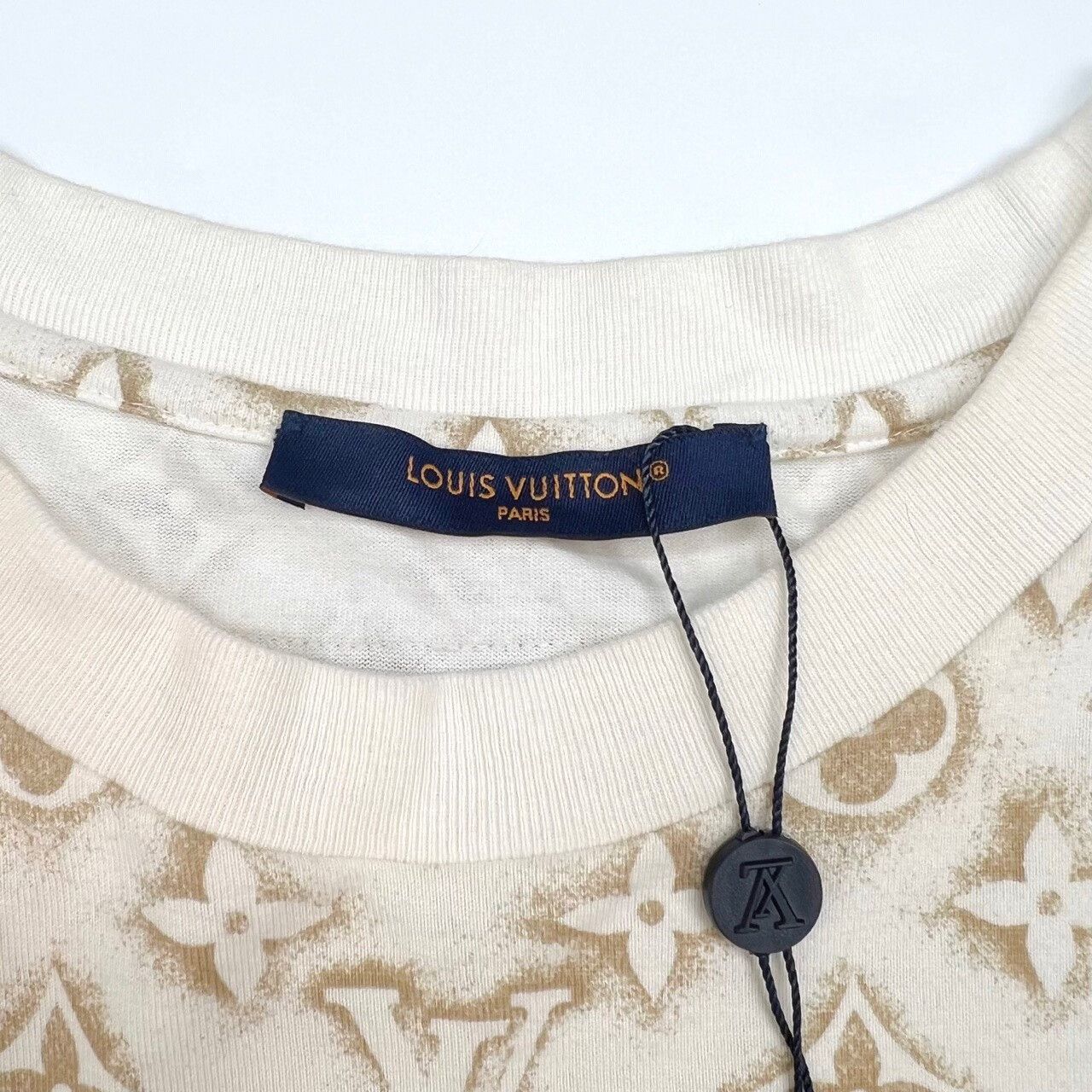 Louis Vuitton Louis Vuitton Beige Monogram Print T-shirt Size US XL / EU 56 / 4 - 3 Thumbnail