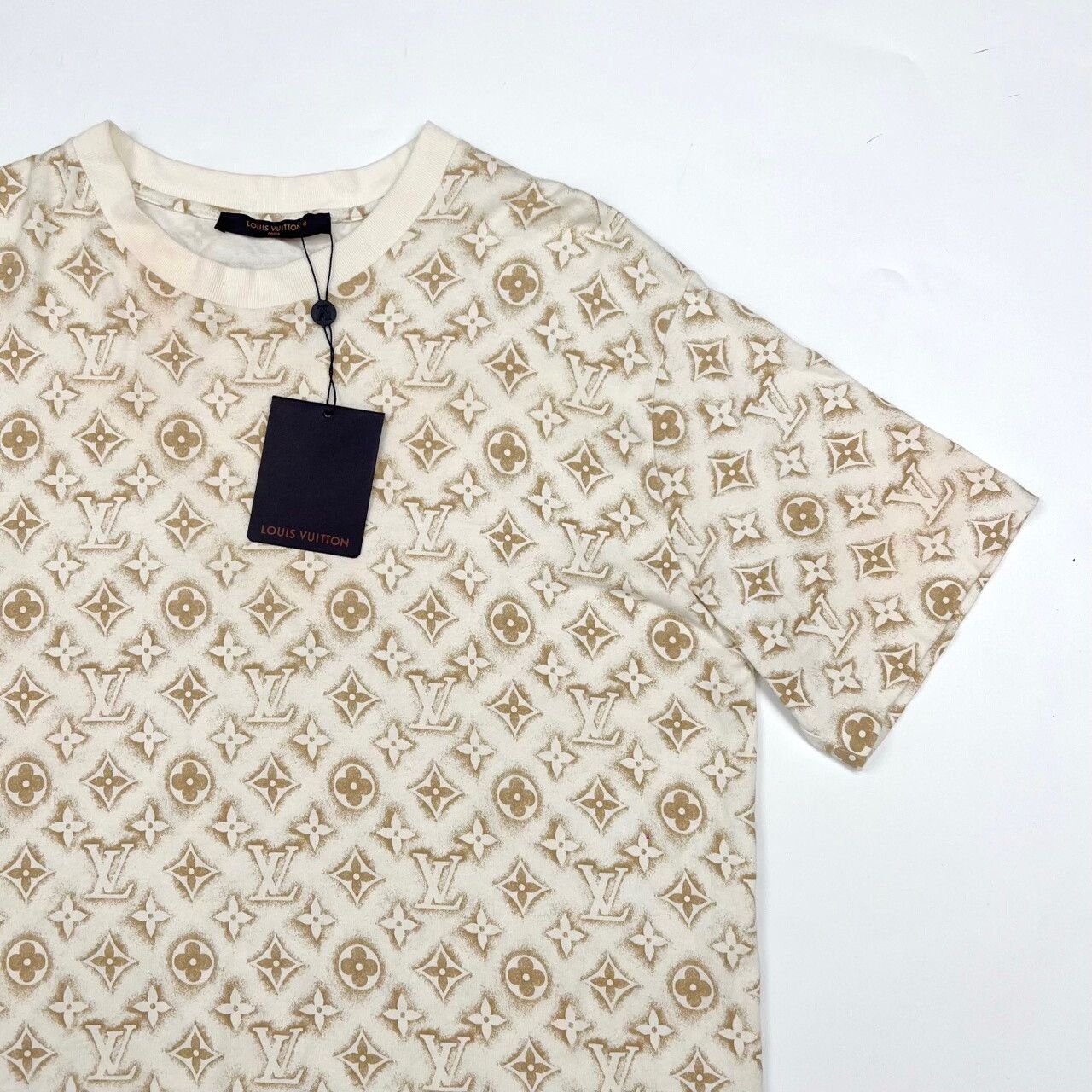 Louis Vuitton Louis Vuitton Beige Monogram Print T-shirt Size US XL / EU 56 / 4 - 4 Thumbnail