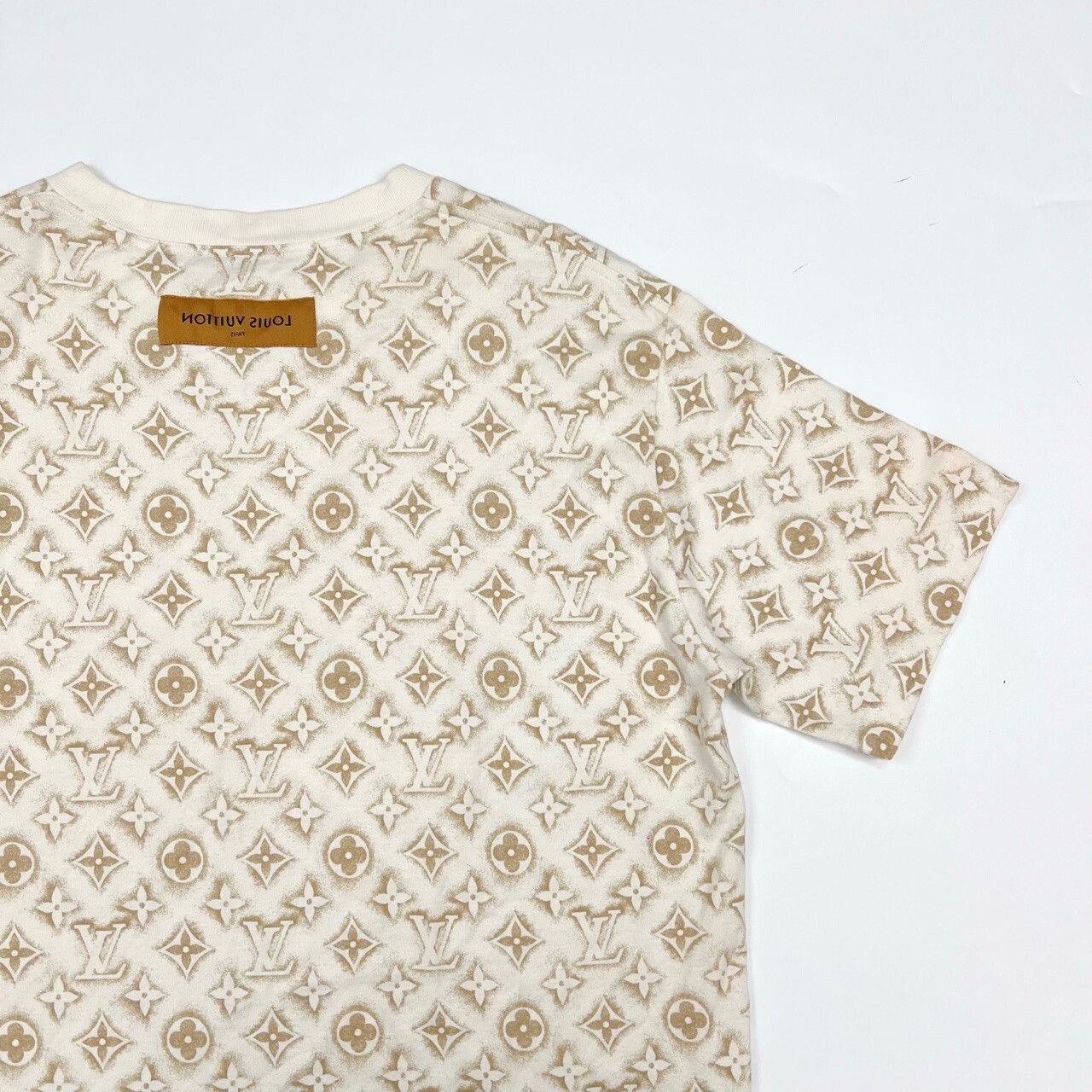 Louis Vuitton Louis Vuitton Beige Monogram Print T-shirt Size US XL / EU 56 / 4 - 6 Thumbnail