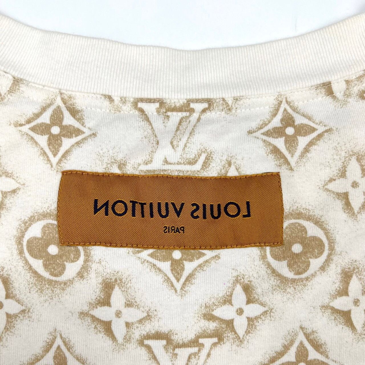 Louis Vuitton Louis Vuitton Beige Monogram Print T-shirt Size US XL / EU 56 / 4 - 5 Thumbnail