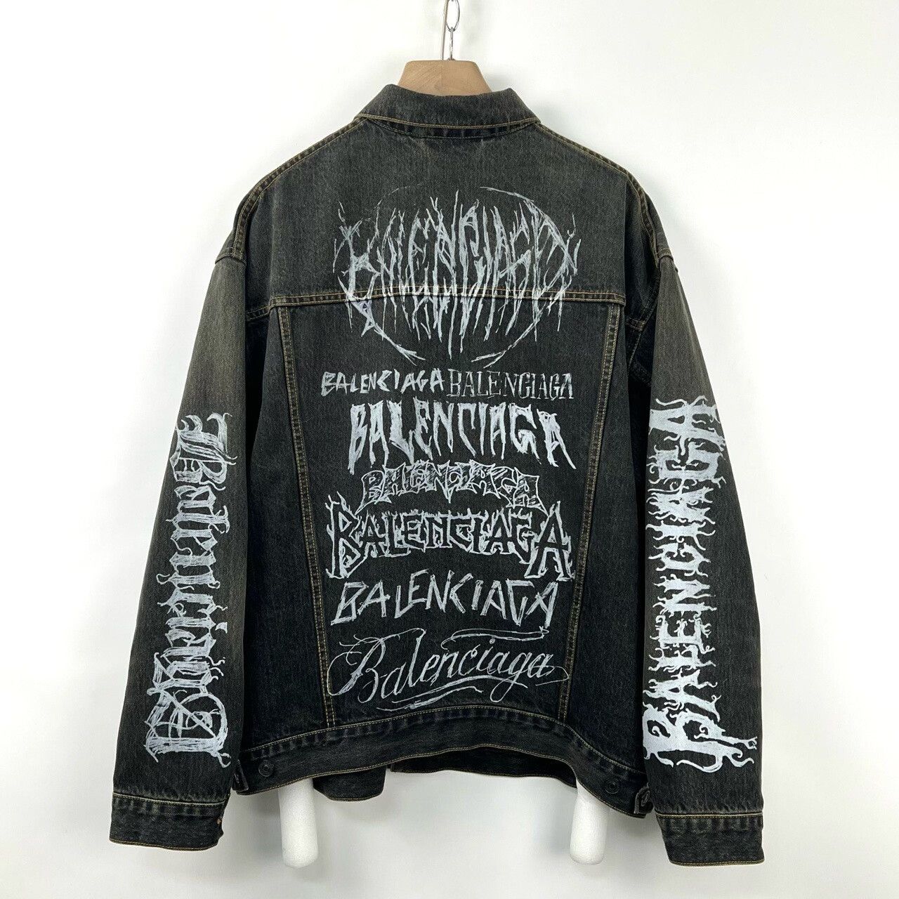 Balenciaga Balenciaga Dragon Year Graffiti Logo Denim Jacket Size XS / US 0-2 / IT 36-38 - 2 Thumbnail