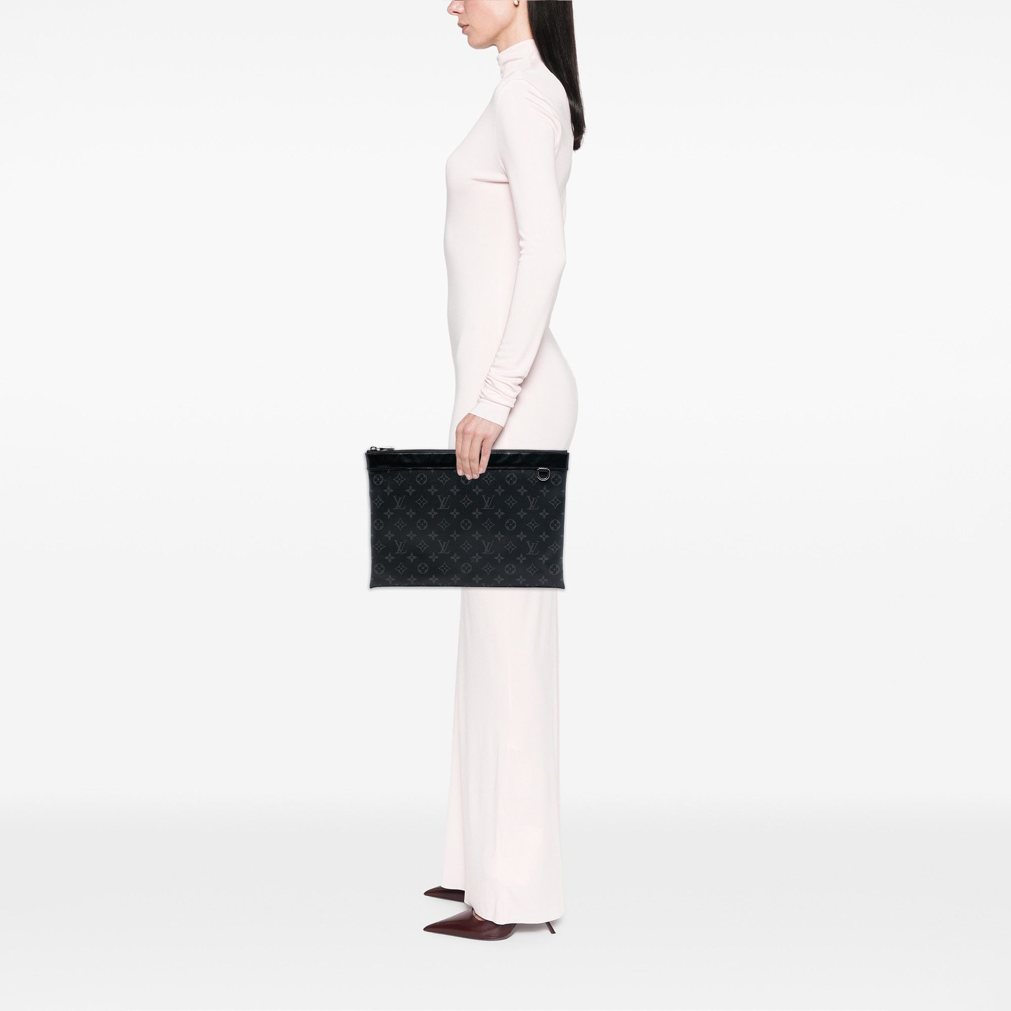 Louis Vuitton Louis Vuitton Monogram Eclipse Discovery Pochette GM Size ONE SIZE - 7 Thumbnail