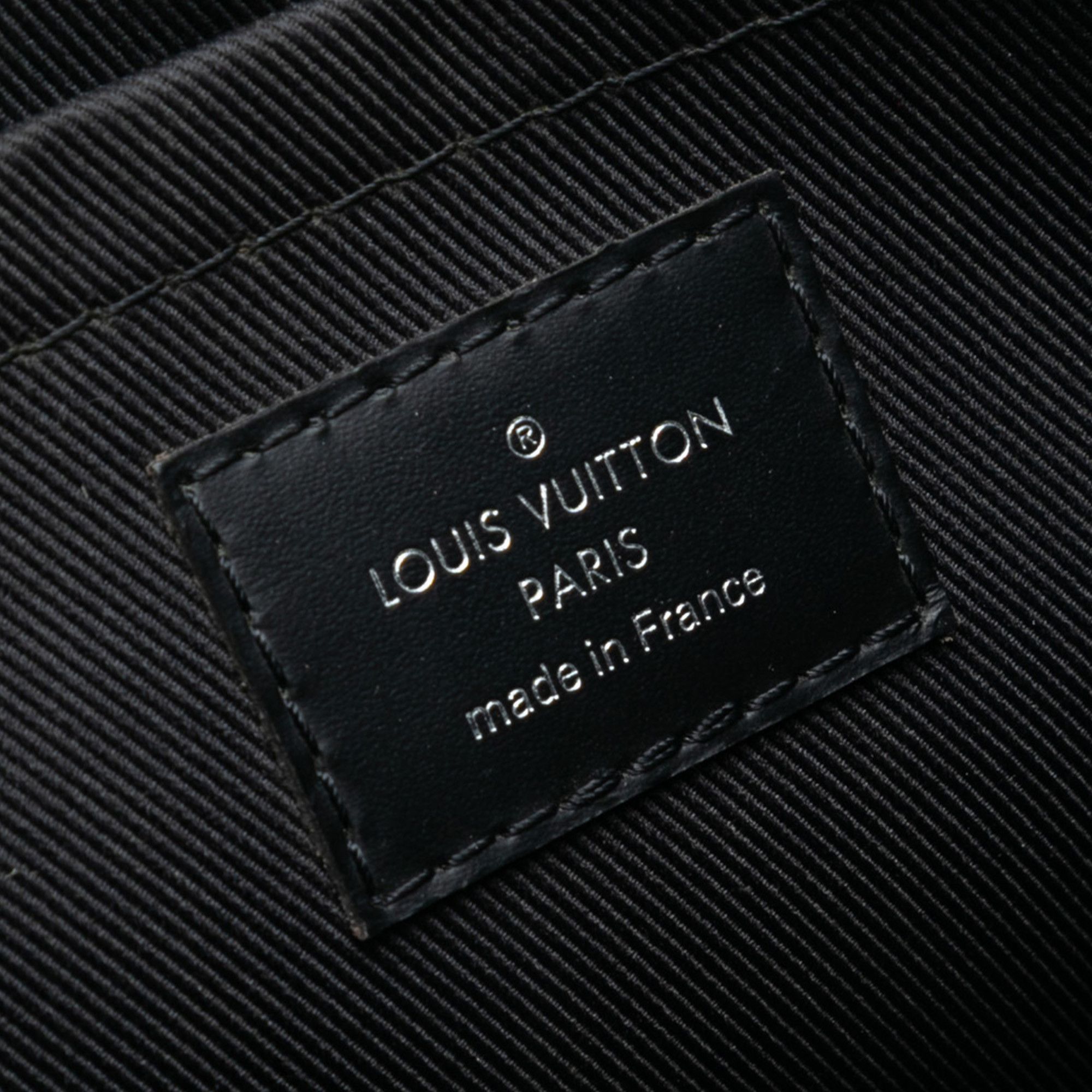 Louis Vuitton Louis Vuitton Monogram Eclipse Discovery Pochette GM Size ONE SIZE - 5 Thumbnail
