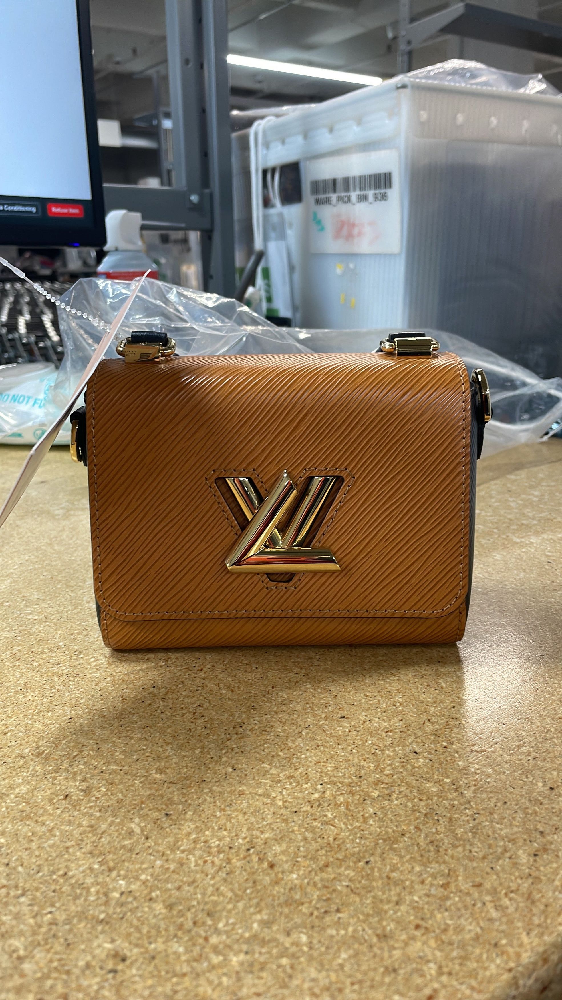 Louis Vuitton Twist Top Handle Bag Size ONE SIZE - 8 Thumbnail