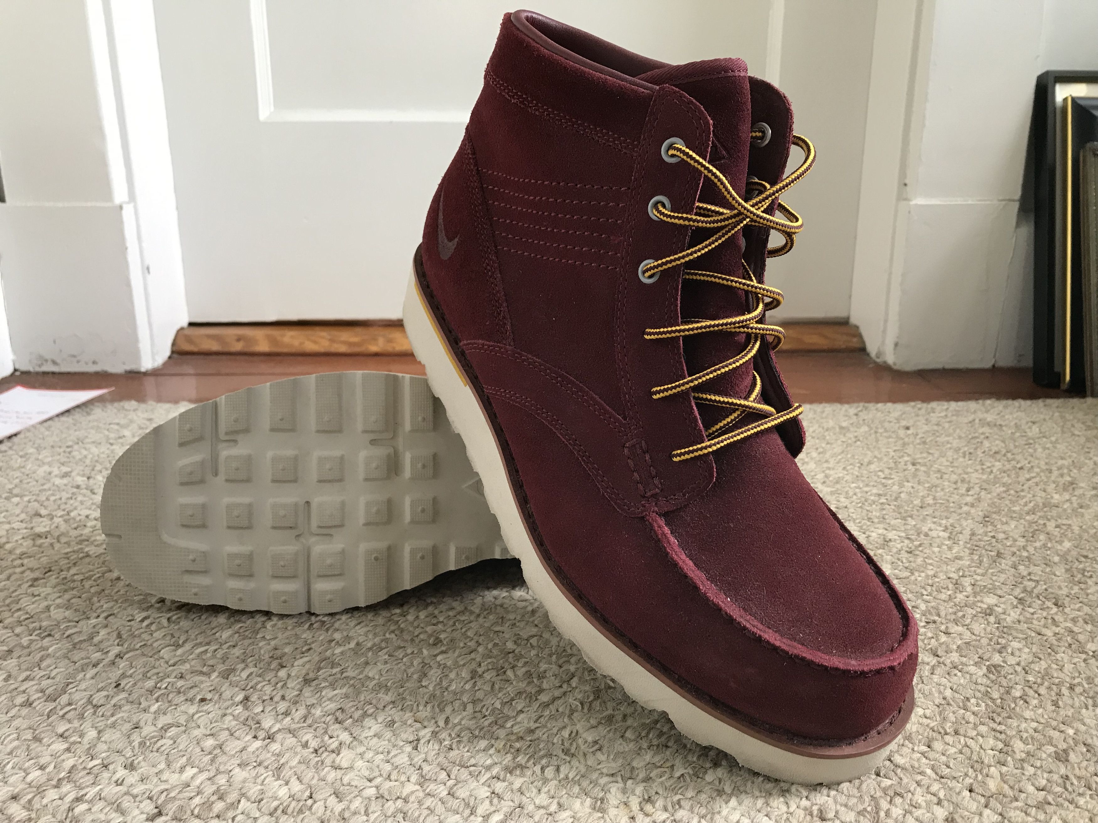 acg nike boots red