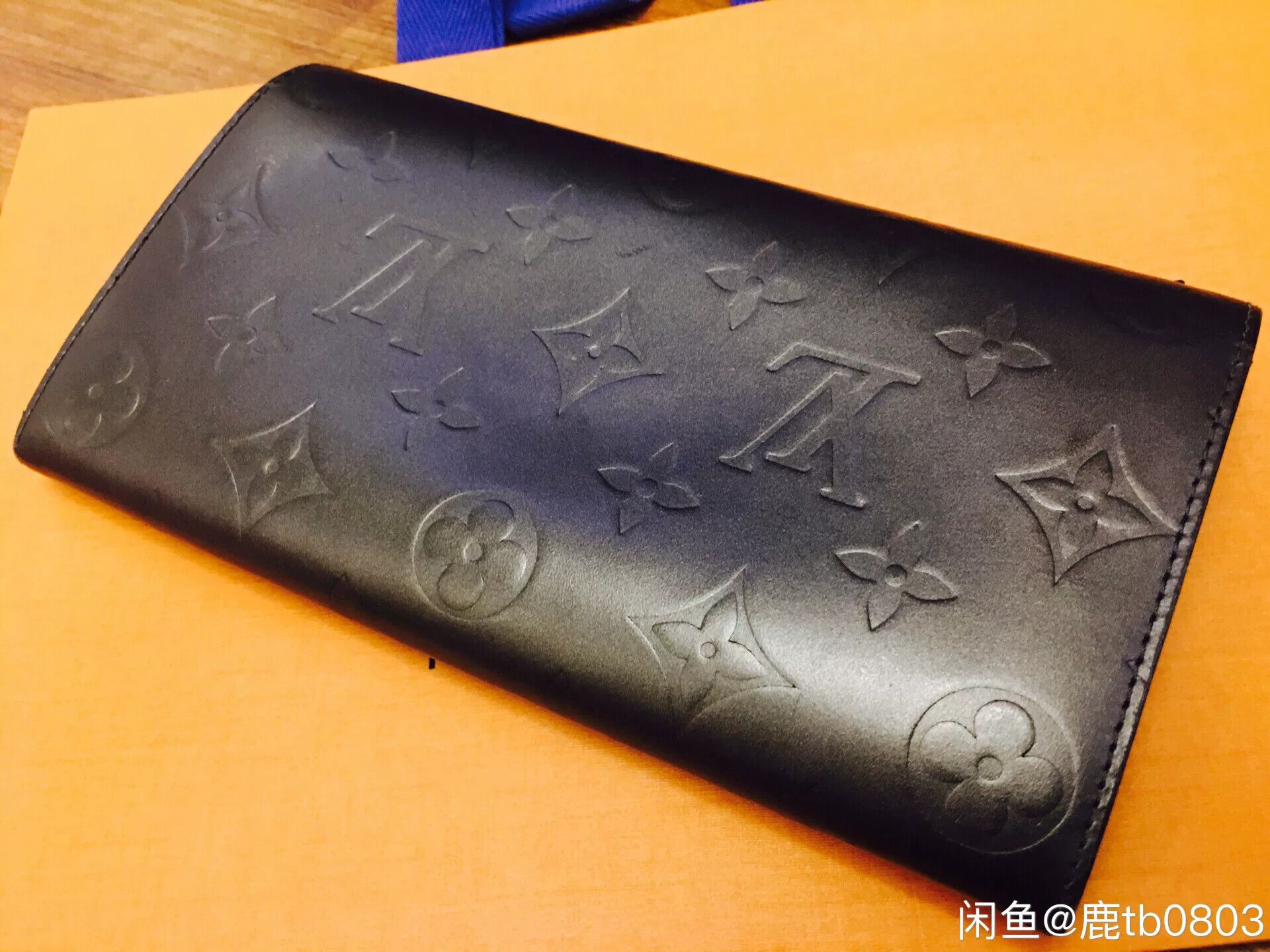 Louis Vuitton LV Leather Wallet with Monogram Design Size ONE SIZE - 4 Thumbnail