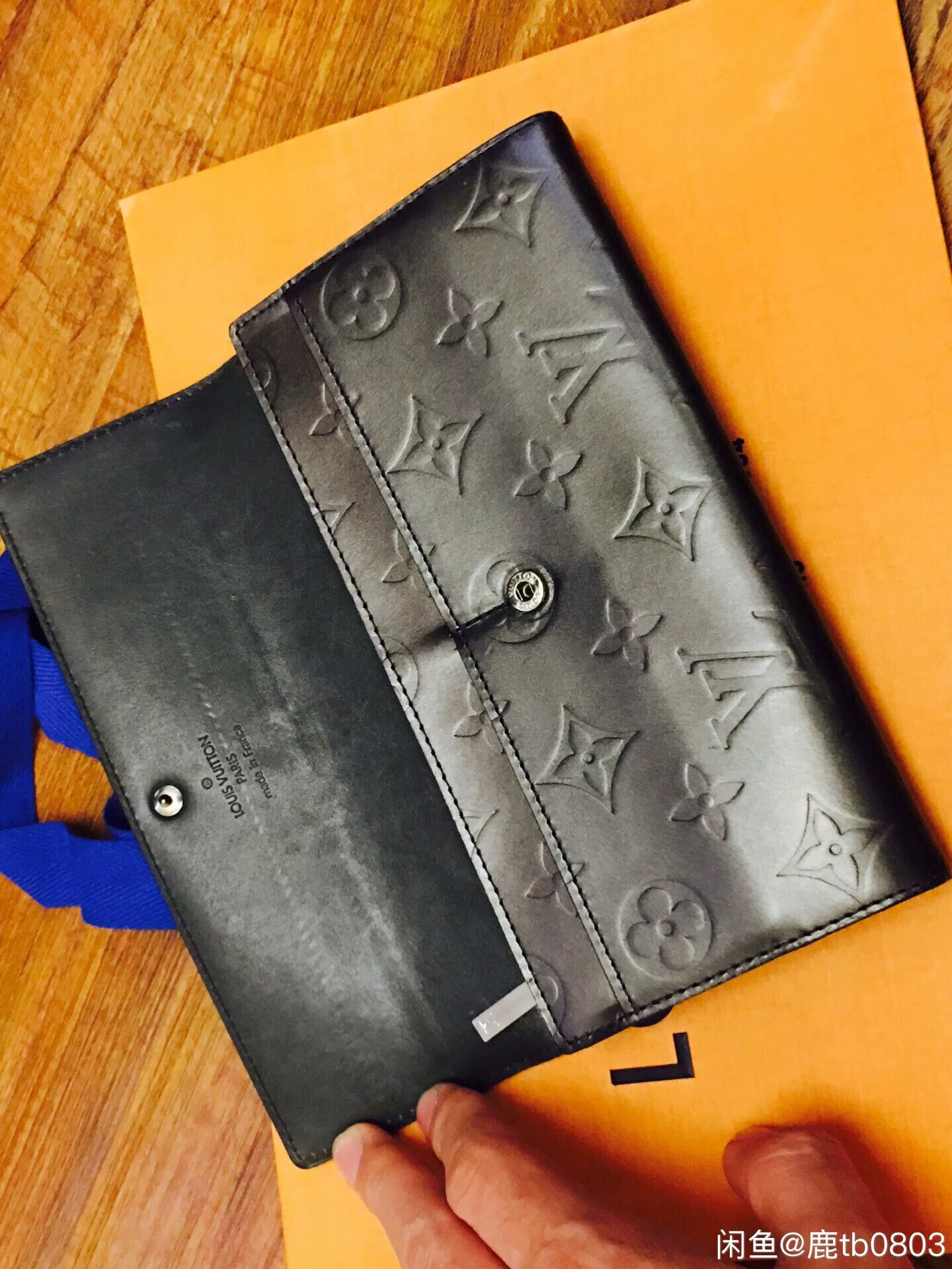 Louis Vuitton LV Leather Wallet with Monogram Design Size ONE SIZE - 2 Thumbnail