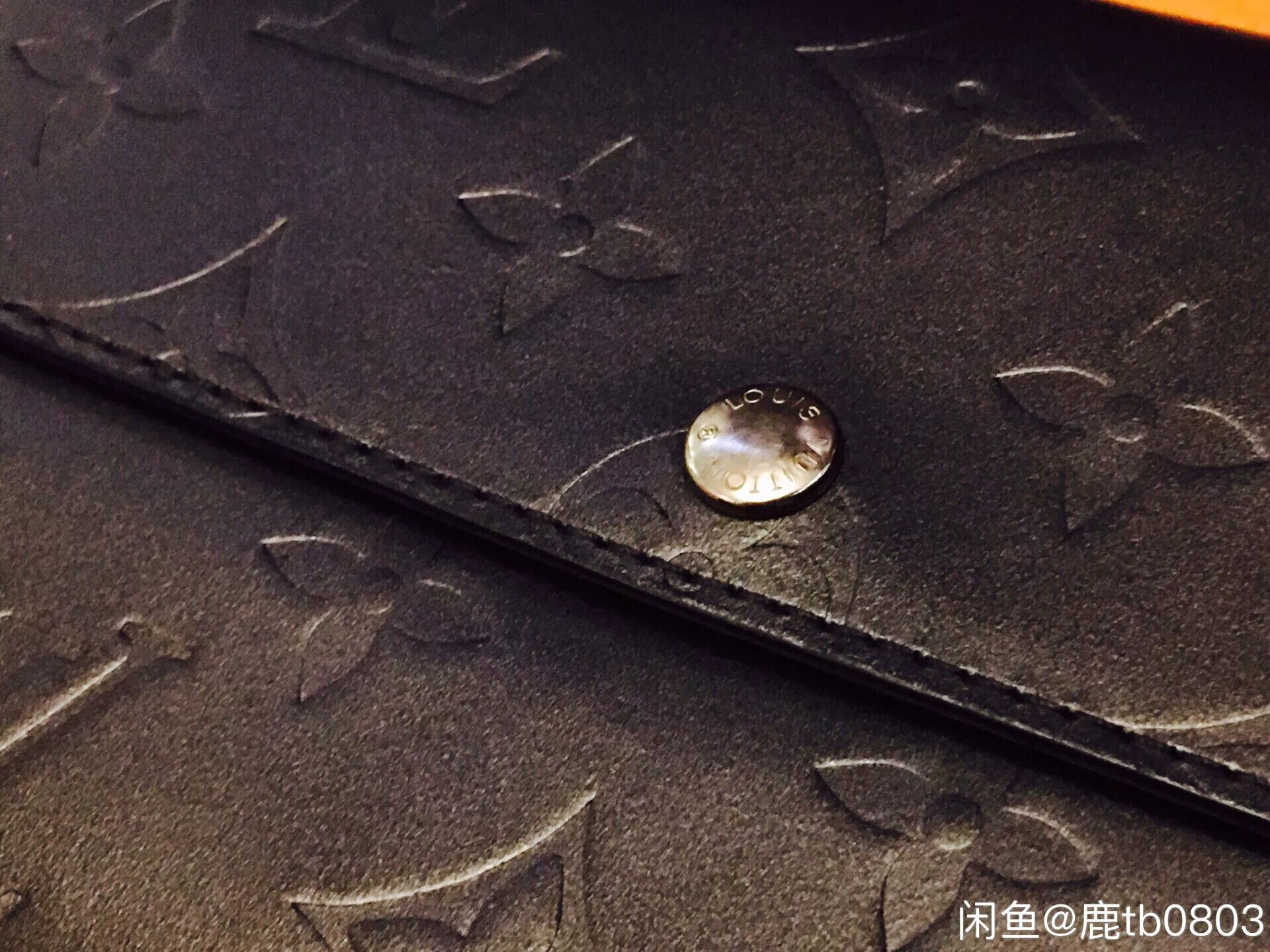 Louis Vuitton LV Leather Wallet with Monogram Design Size ONE SIZE - 3 Thumbnail