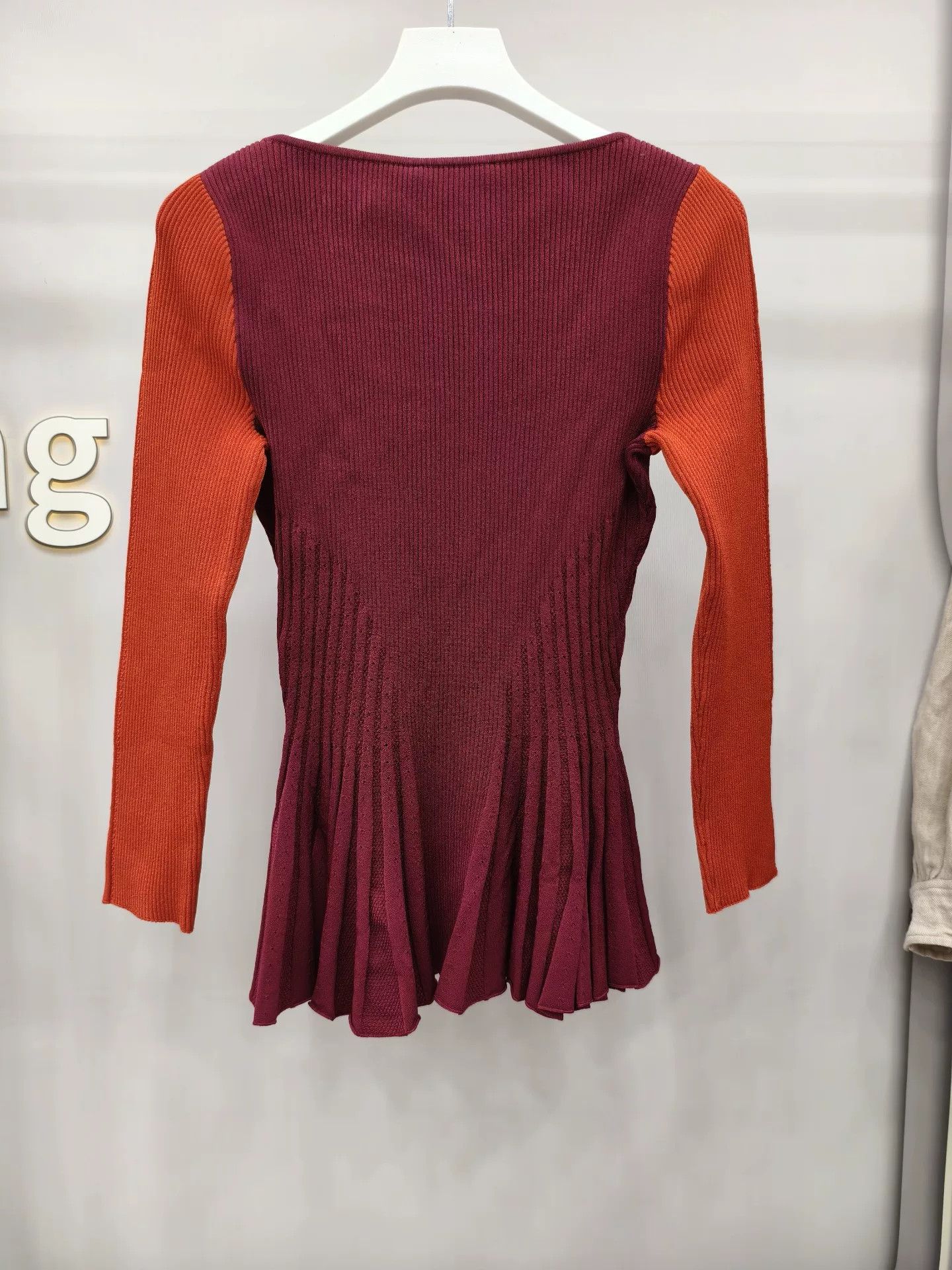 Alexander McQueen Alexander McQueen Burgundy and Orange Top Size XL / US 12-14 / IT 48-50 - 4 Thumbnail