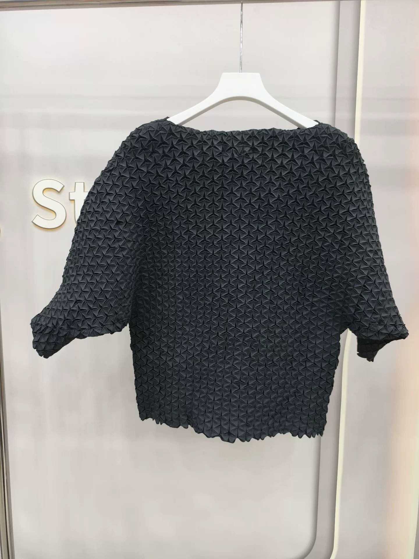Pleats Please Issey Miyake Issey Miyake Black Plisse Top Size 2 Size M / US 6-8 / IT 42-44 - 3 Thumbnail