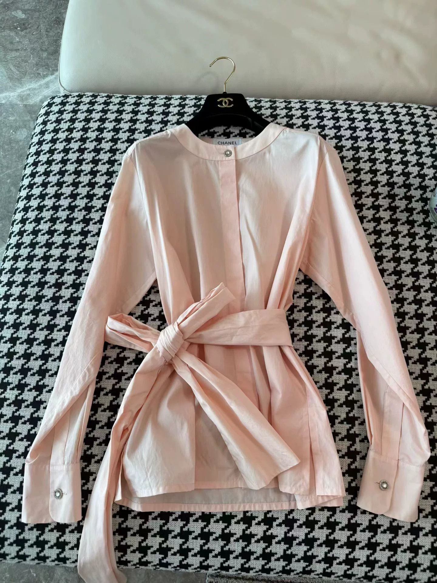 Chanel Chanel Bow Tie Blouse in Pink Size XS / US 0-2 / IT 36-38 - 6 Thumbnail