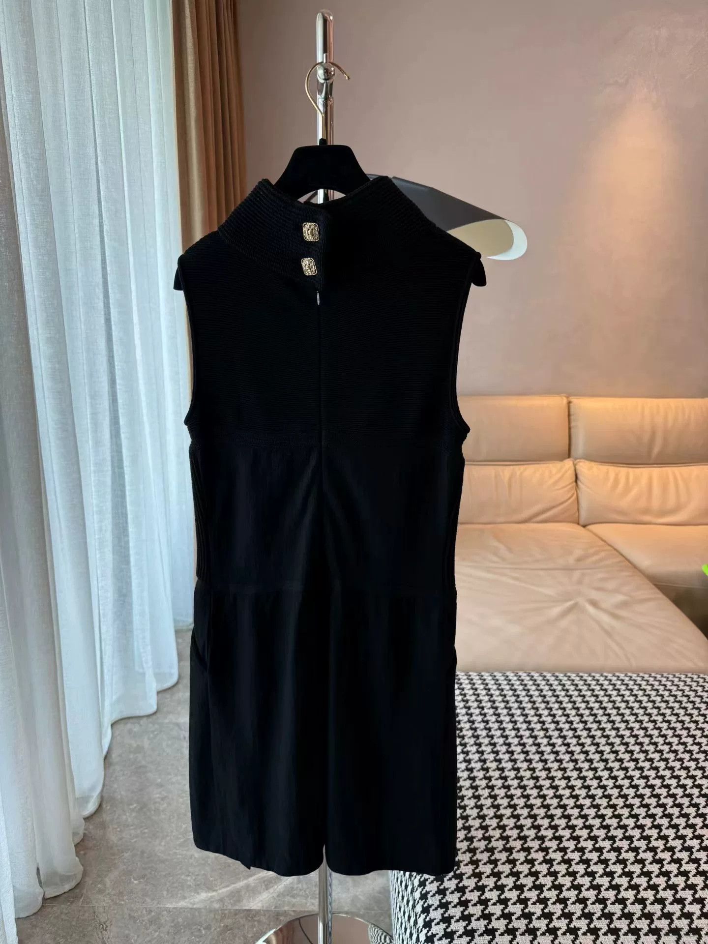 Chanel Elegant Black Chanel Knit Dress with Crystal Buttons Size S / US 4 / IT 40 - 2 Thumbnail