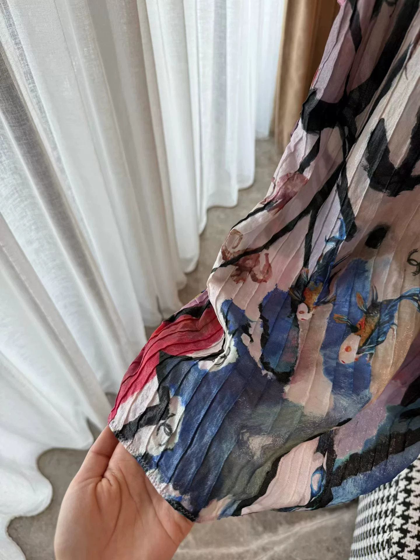 Chanel Chanel Colorful Graffiti Logo Silk Top Size XS / US 0-2 / IT 36-38 - 6 Thumbnail