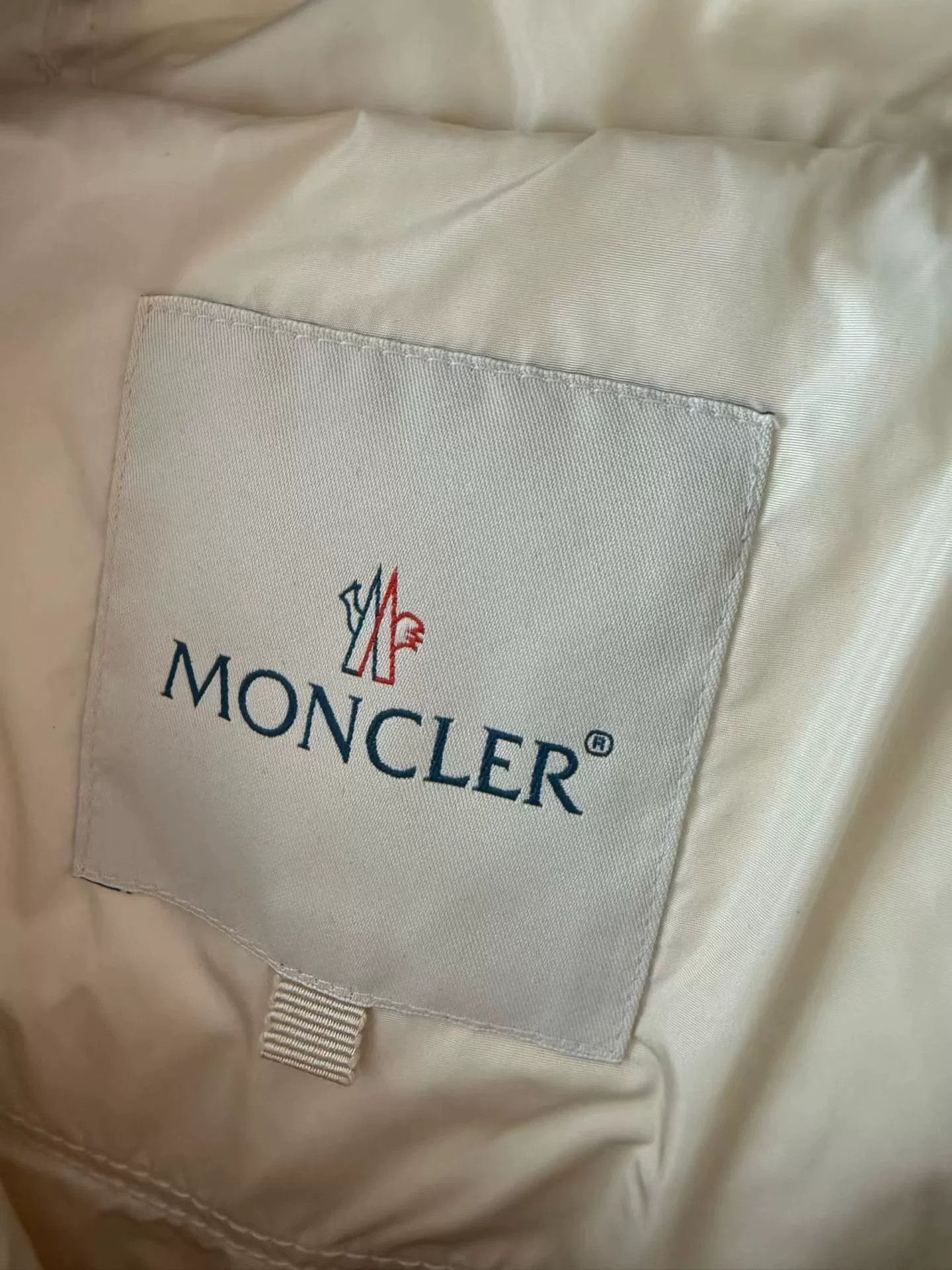 Moncler Moncler Down Jacket Size One Size US XS / EU 42 / 0 - 2 Thumbnail