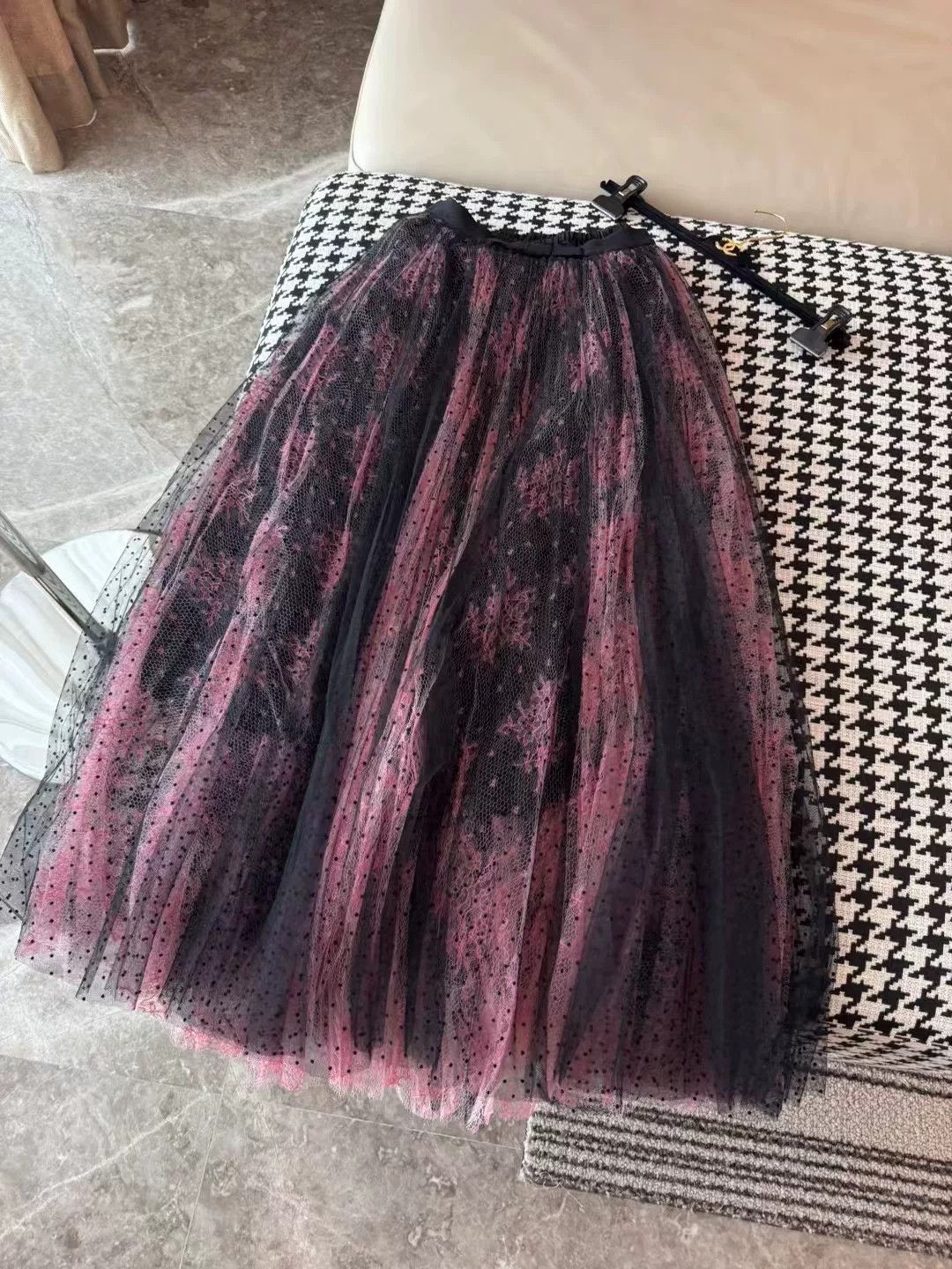 Dior Dior Lace Tulle Skirt in Black and Pink Size 34" / US 12 / IT 48 - 3 Thumbnail