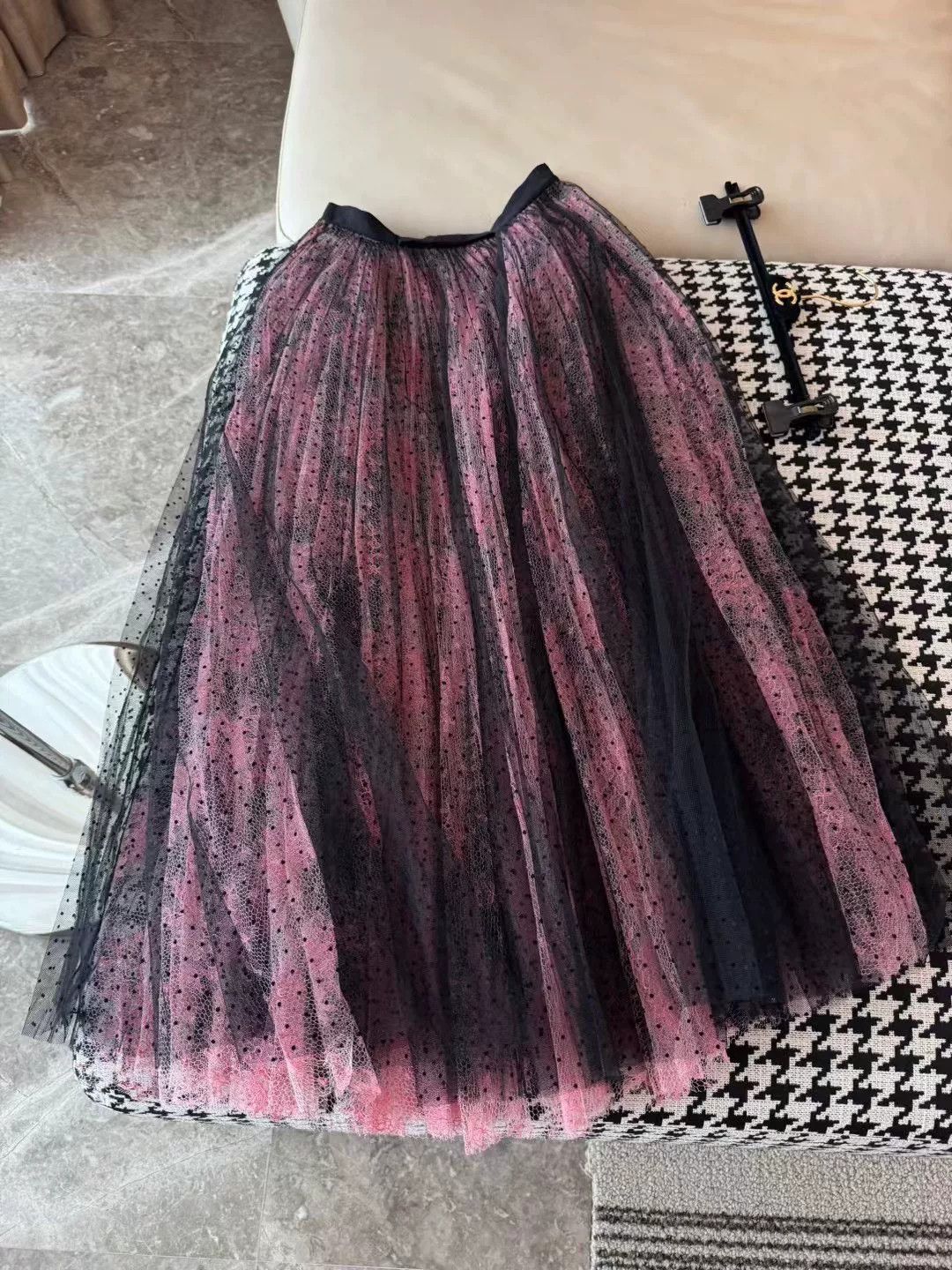 Dior Dior Lace Tulle Skirt in Black and Pink Size 34" / US 12 / IT 48 - 2 Thumbnail