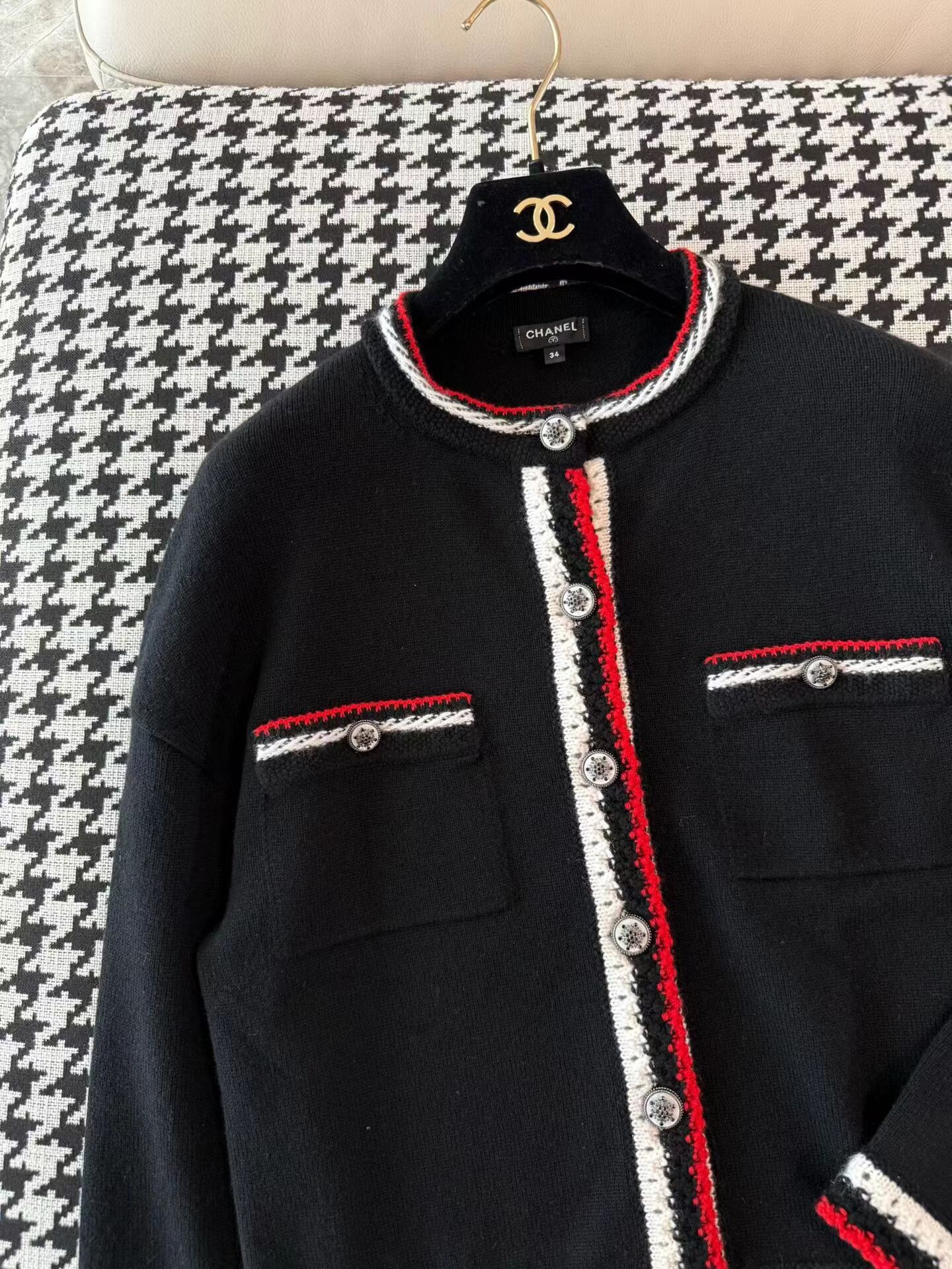 Chanel Chanel Cashmere Jacket with Button Details Size XS / US 0-2 / IT 36-38 - 5 Thumbnail