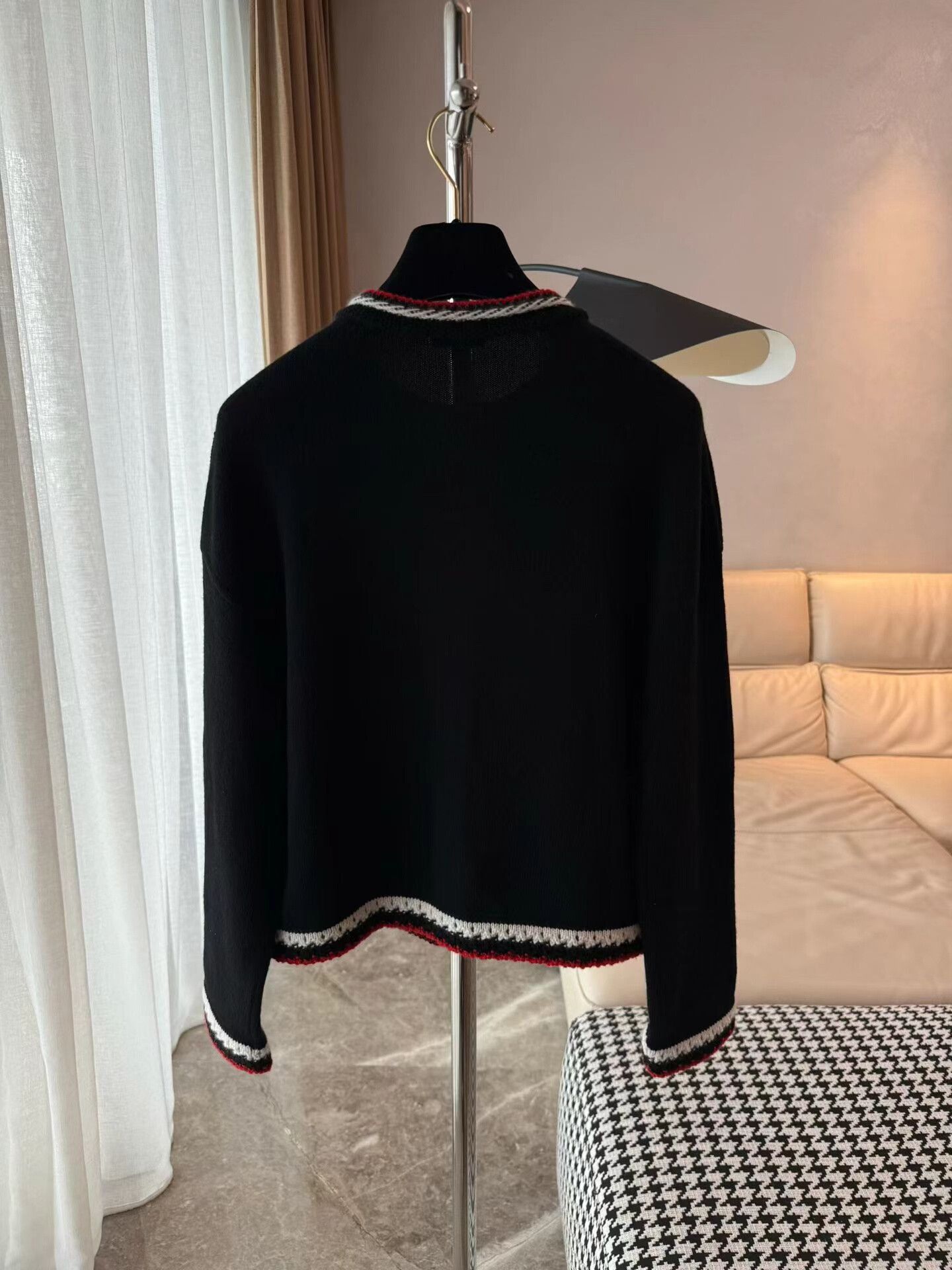 Chanel Chanel Cashmere Jacket with Button Details Size XS / US 0-2 / IT 36-38 - 2 Thumbnail