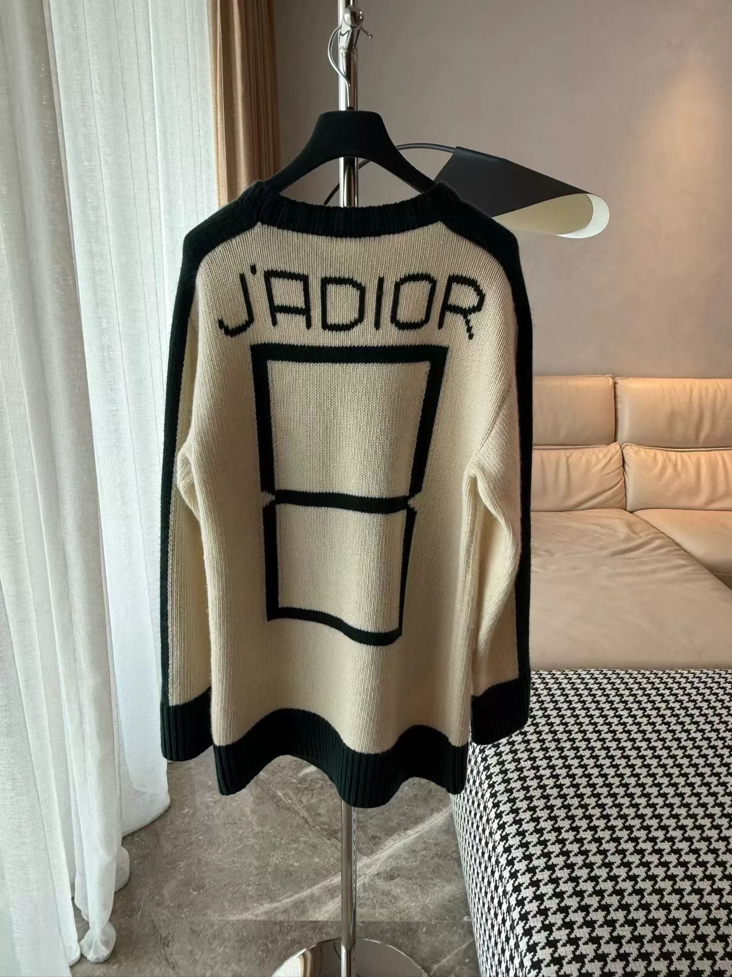 Dior Dior Letter 8 Cashmere Sweater Size S / US 4 / IT 40 - 2 Thumbnail