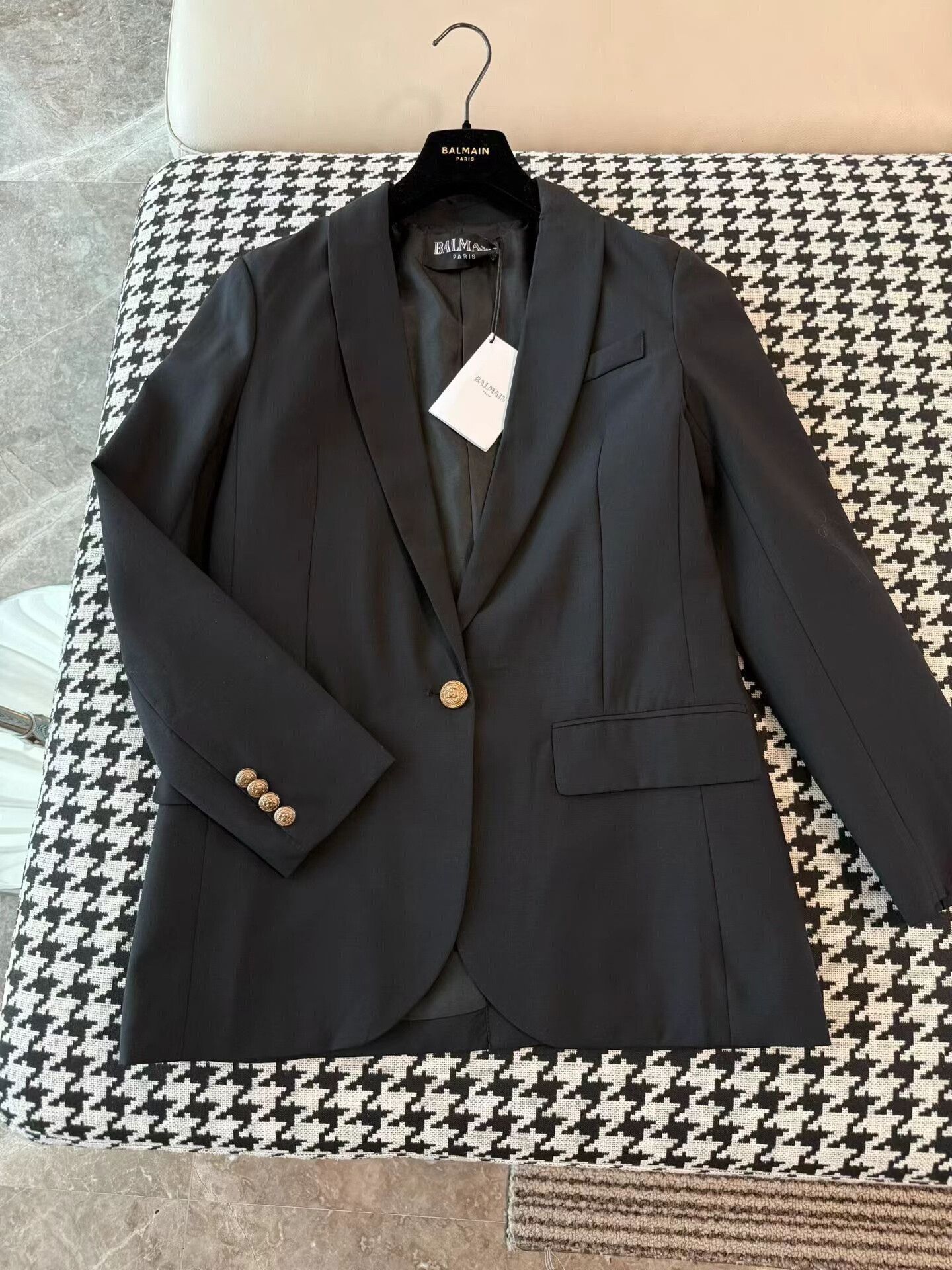 Balmain Balmain Black Blazer with Gold Buttons Size XS / US 0-2 / IT 36-38 - 4 Thumbnail