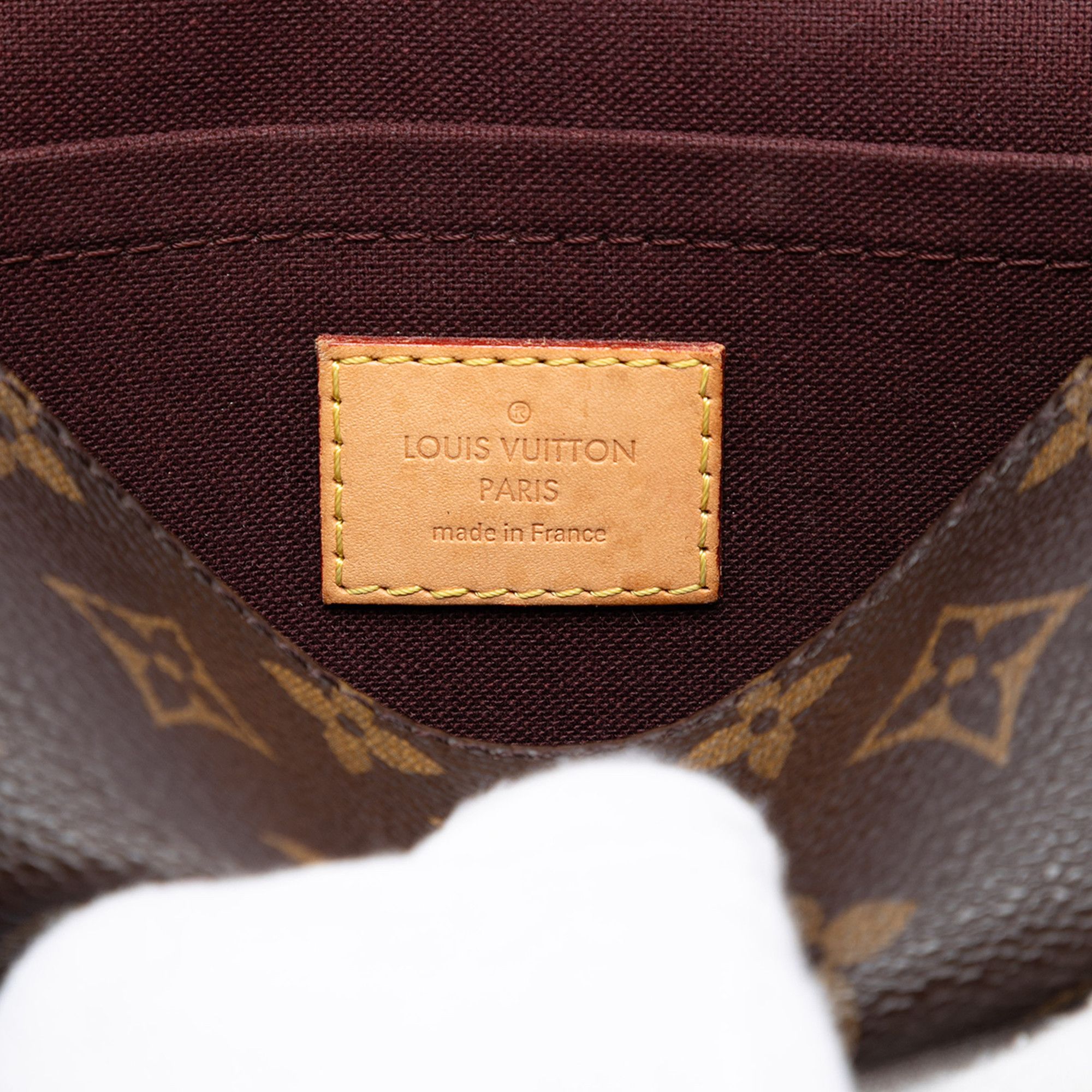 Louis Vuitton Louis Vuitton Monogram Favorite PM Size ONE SIZE - 5 Thumbnail