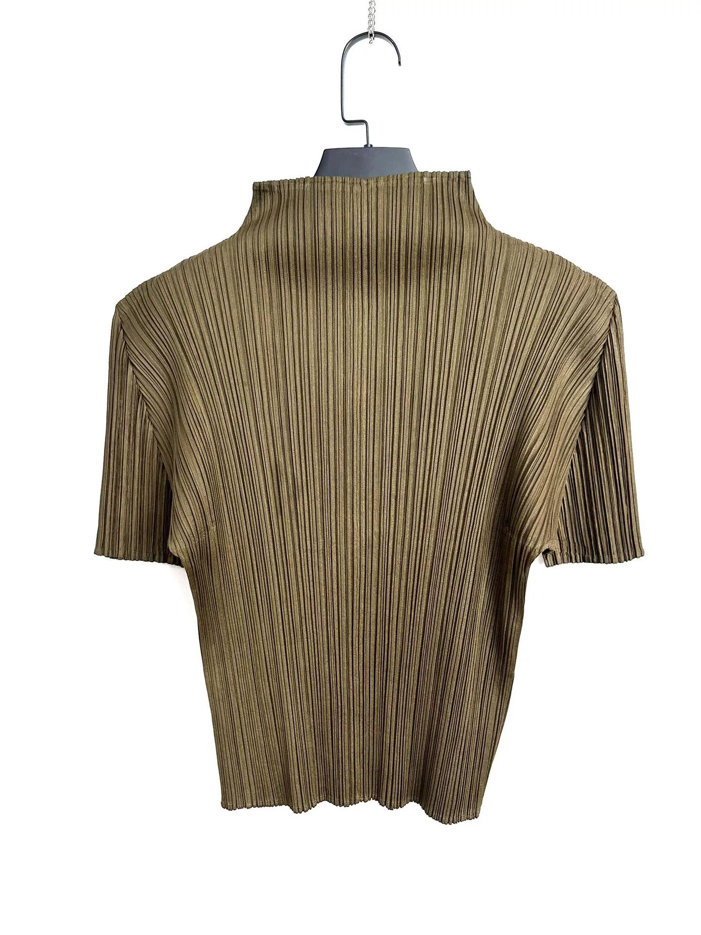 Pleats Please Issey Miyake Issey Miyake Pleats Please Short Sleeve Top Size S / US 4 / IT 40 - 4 Thumbnail