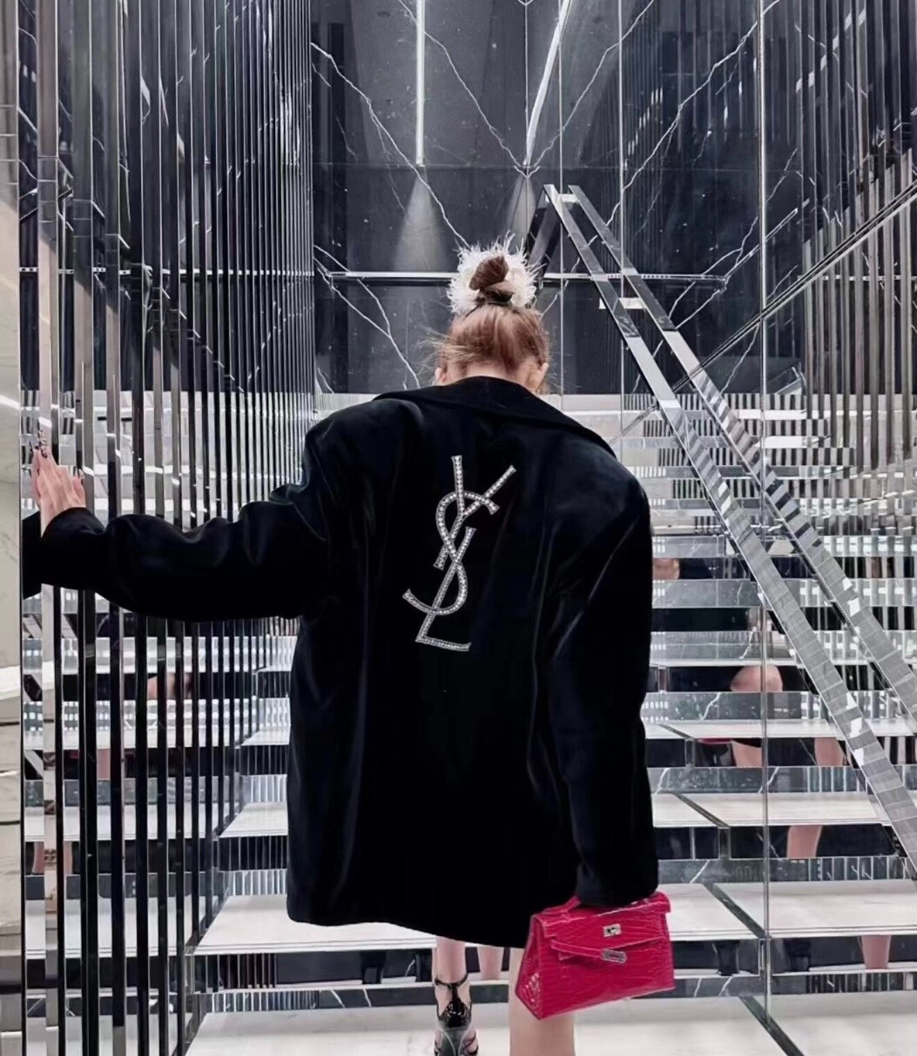 Saint Laurent Paris Saint Laurent Velvet Diamond Coat Size US M / EU 48-50 / 2 - 9 Thumbnail