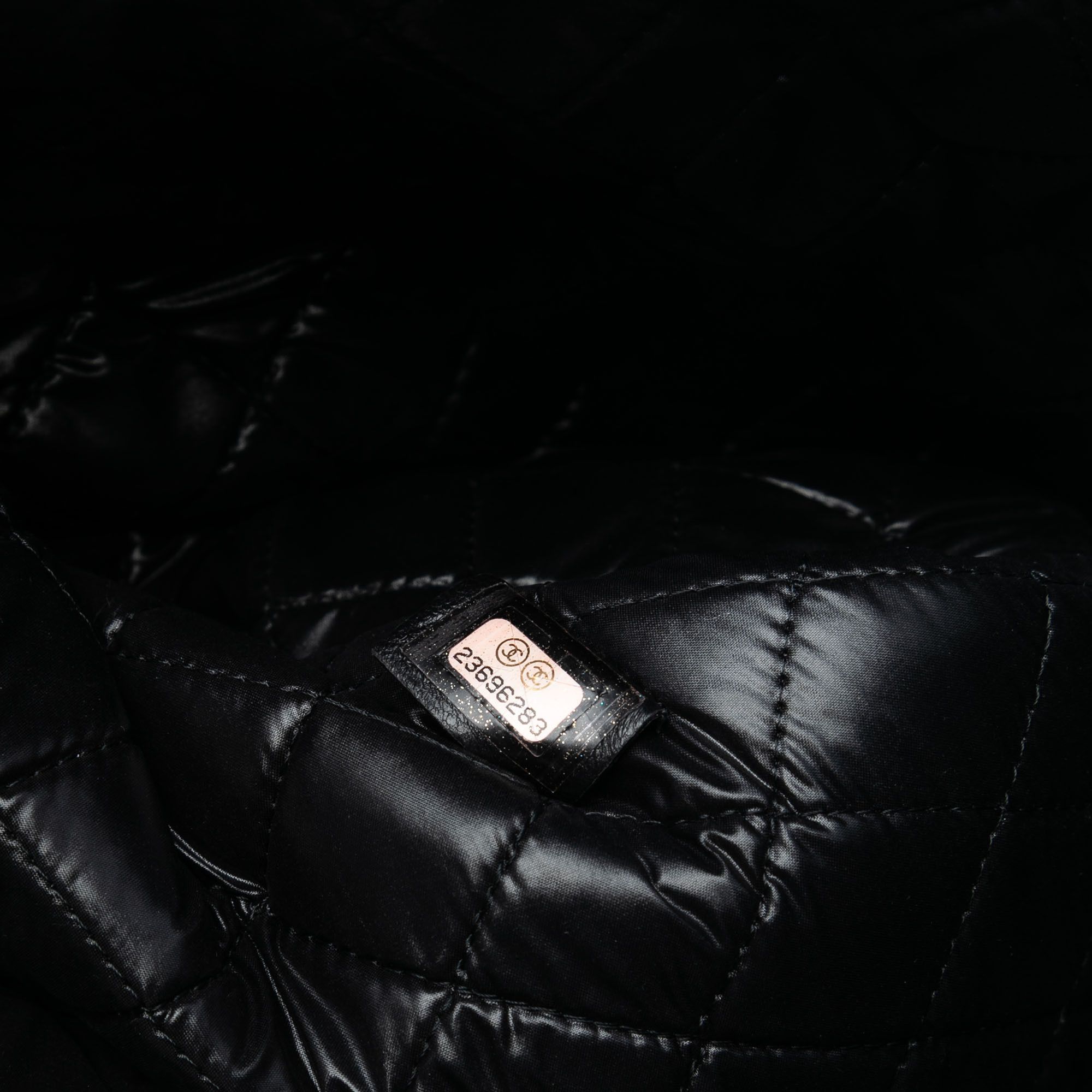 Chanel Chanel Large CC Bicolor Quilted Lambskin Clutch Size ONE SIZE - 6 Thumbnail