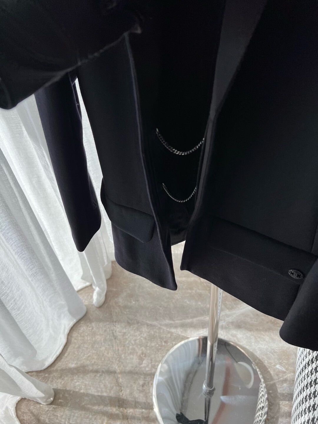 Chanel Classic Black Chanel Suit Jacket Size S / US 4 / IT 40 - 3 Thumbnail