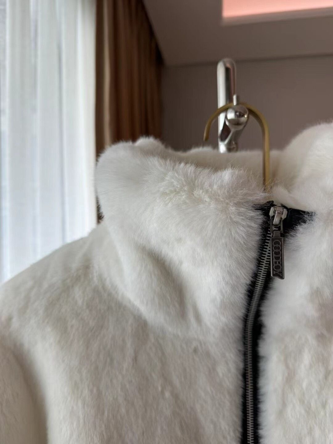 XOXO Cozy White Eco-Fur Jacket Size M / US 6-8 / IT 42-44 - 4 Thumbnail