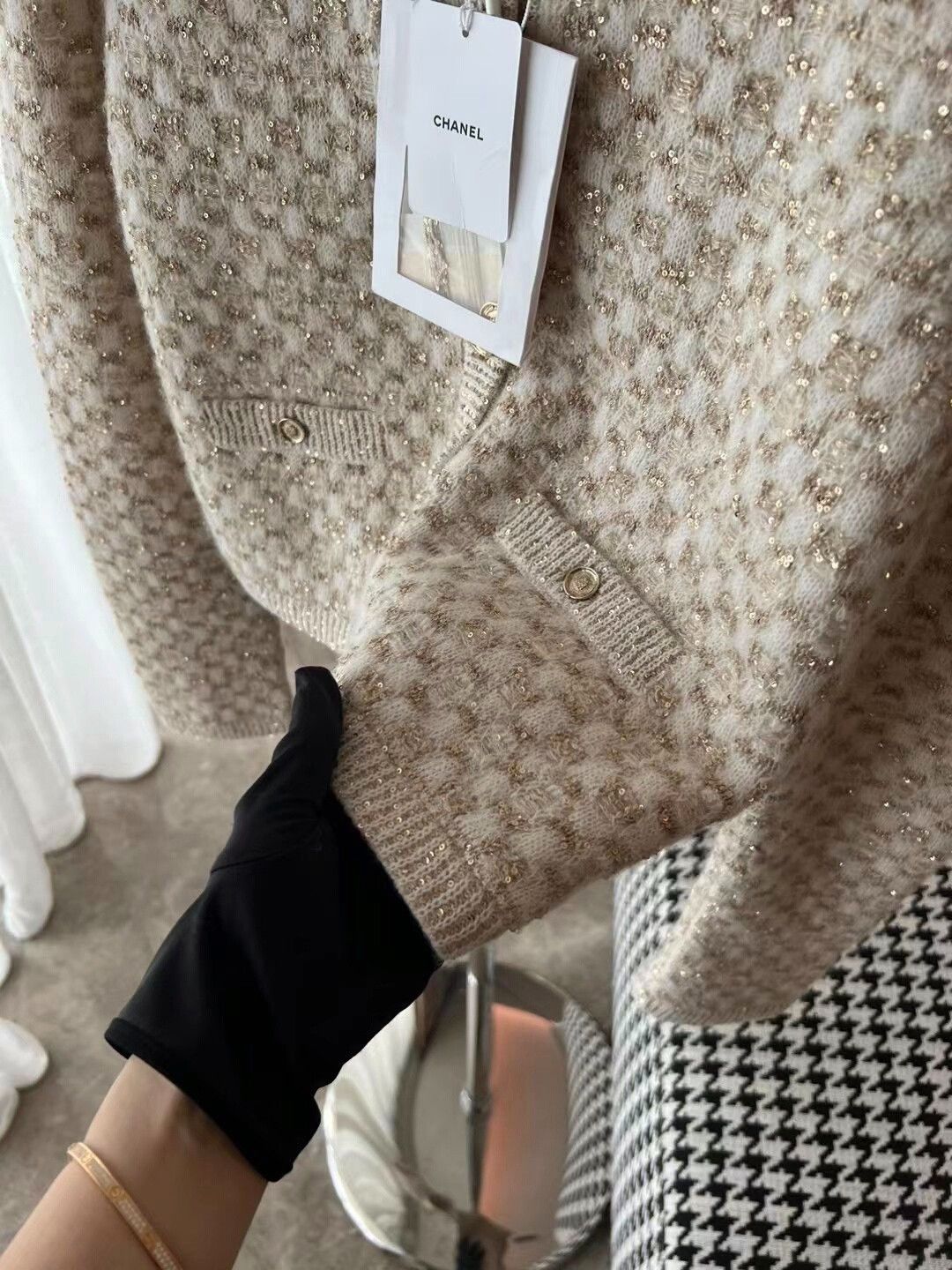 Chanel Chanel Beige Sequined Knit Cardigan Size XS / US 0-2 / IT 36-38 - 4 Thumbnail
