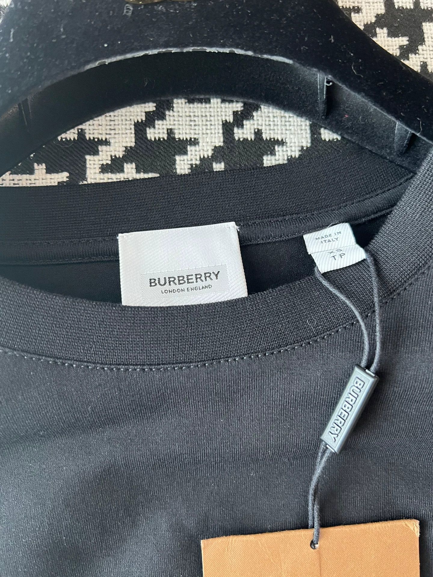 Burberry Burberry Black Printed Long Sleeve T-Shirt Size US XS / EU 42 / 0 - 2 Thumbnail