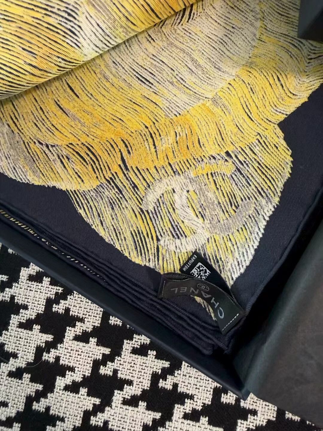 Chanel Chanel Camellia Silk Scarf Size ONE SIZE - 3 Thumbnail
