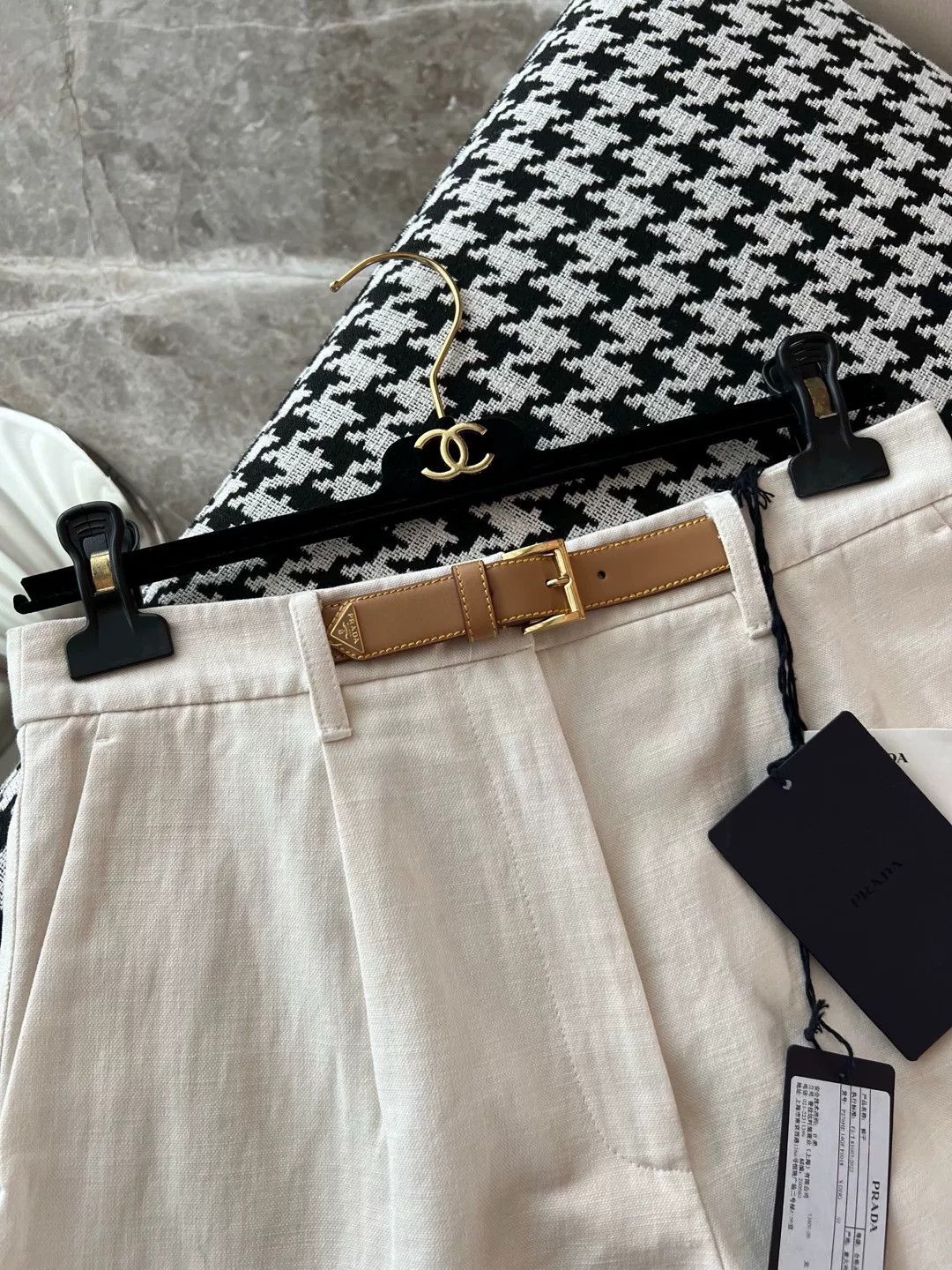 Prada Prada Cotton-Linen Triangle Logo Shorts Size 38" / US 16 / IT 52 - 4 Thumbnail