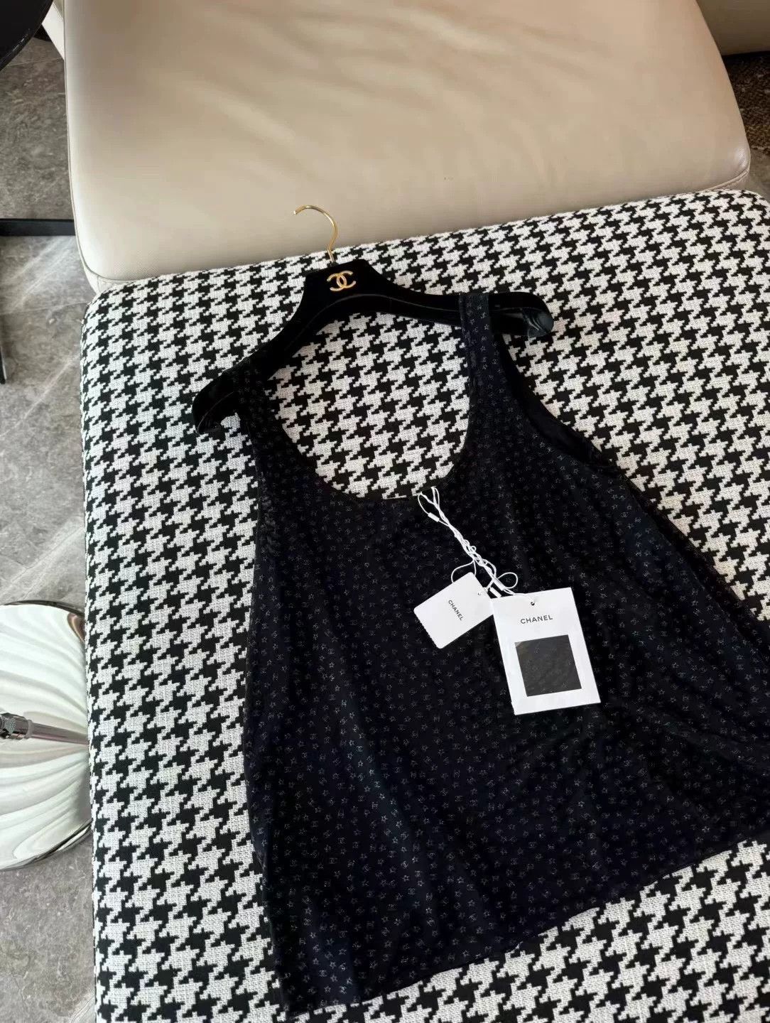 Chanel Loose-Fitting Chanel Tank Top 24c Size S / US 4 / IT 40 - 3 Thumbnail