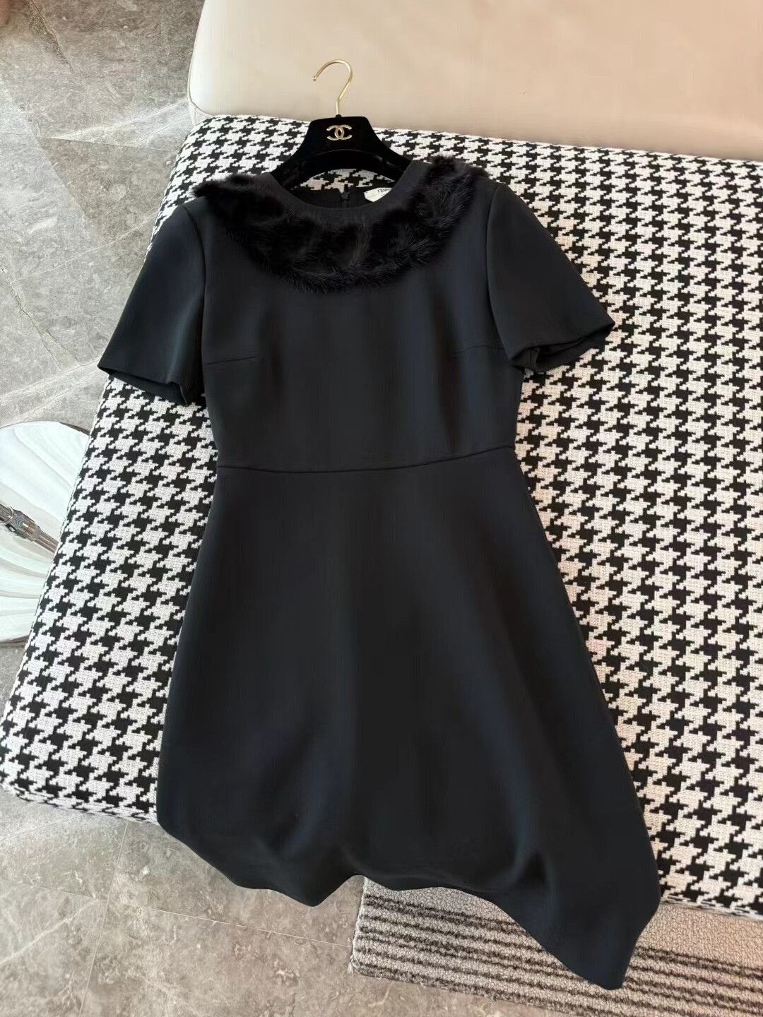 Fendi Fendi Black Classic Dress with Fur Trim Size S / US 4 / IT 40 - 5 Thumbnail