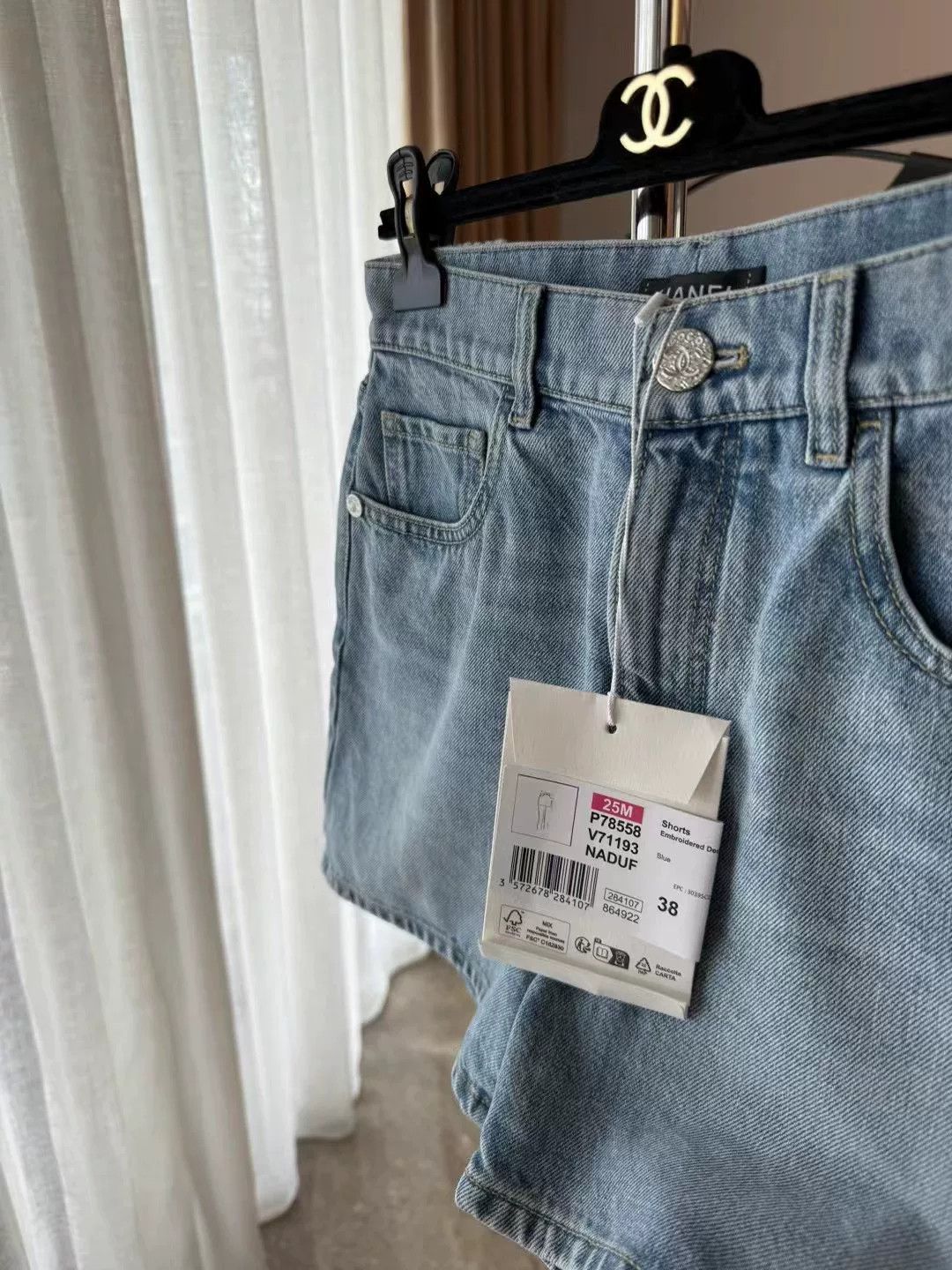 Chanel Chanel 25 Coco Beach Denim Shorts Size 38" / US 16 / IT 52 - 2 Thumbnail