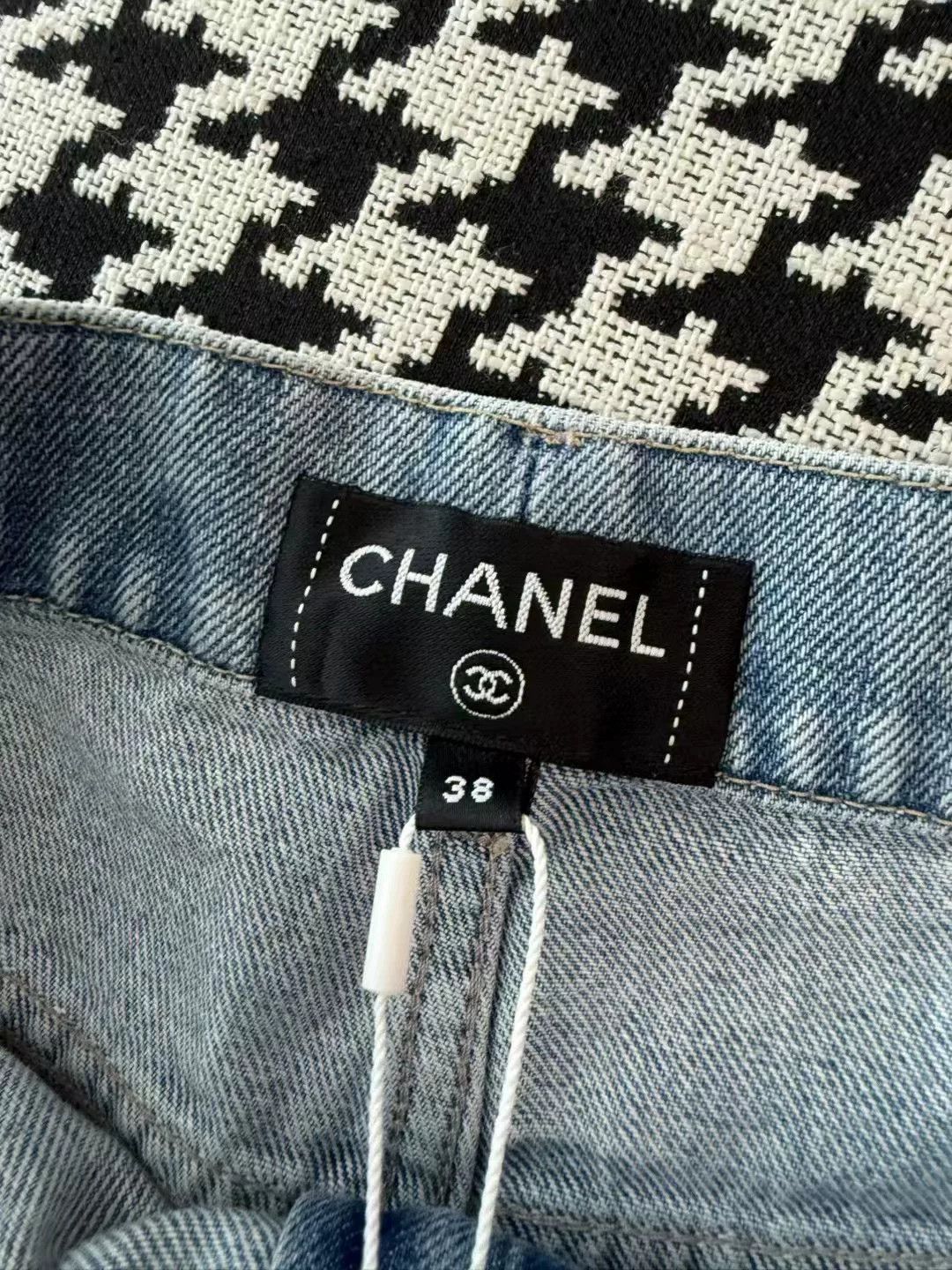 Chanel Chanel 25 Coco Beach Denim Shorts Size 38" / US 16 / IT 52 - 3 Thumbnail