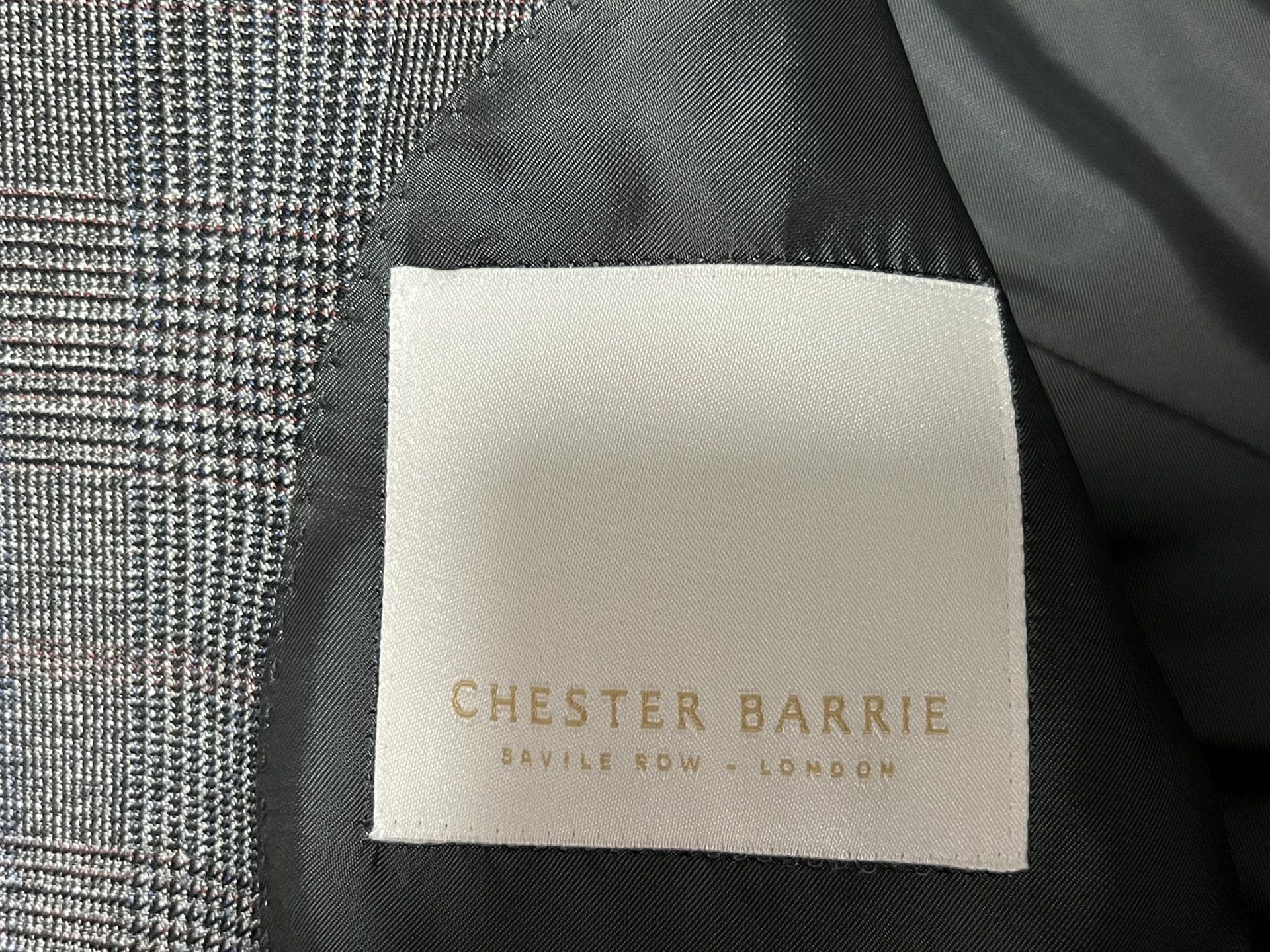 Chester Barrie Gray Prince of Wales Two-Piece Suit Size US M / EU 48-50 / 2 - 3 Thumbnail