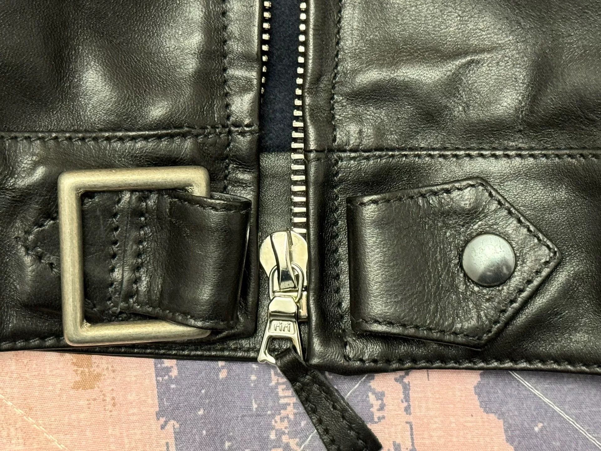 Eastman Leather Clothing WWII-Inspired Black Leather Flight Jacket Size US L / EU 52-54 / 3 - 4 Thumbnail