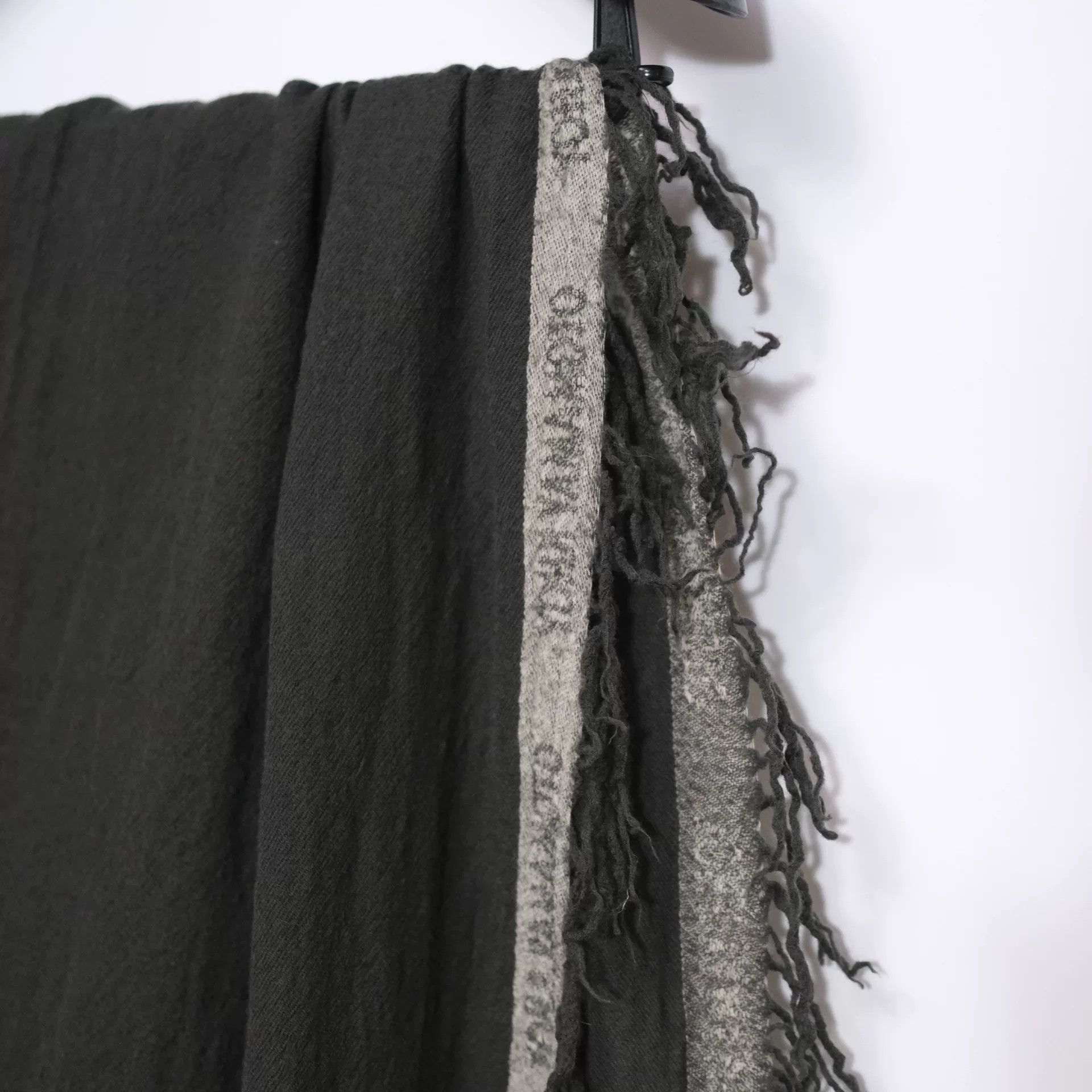 Yohji Yamamoto Yohji Yamamoto Dune Scarf with Frayed Edges Size ONE SIZE - 2 Thumbnail