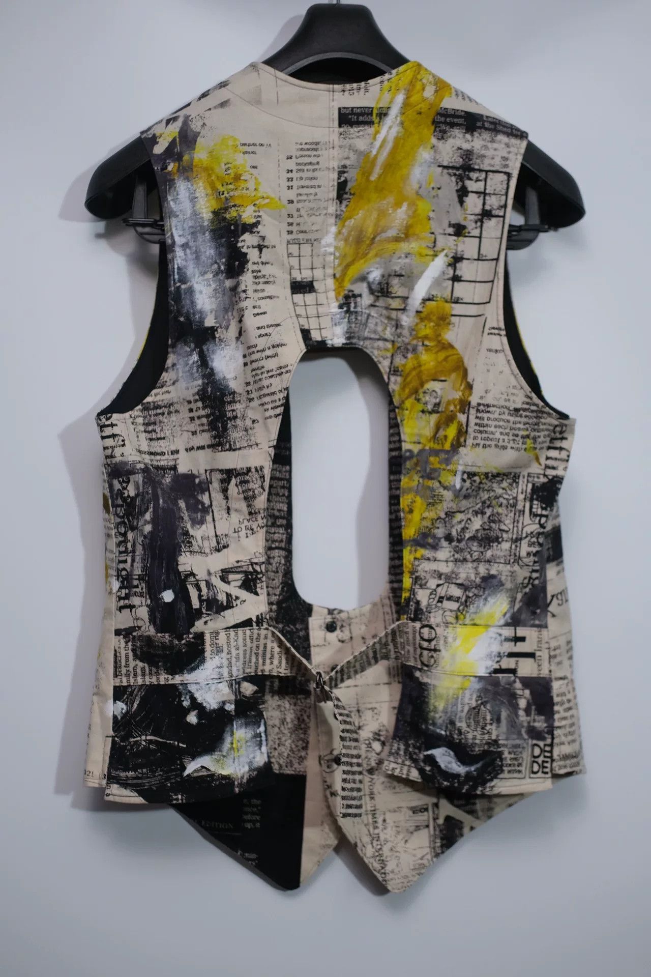 Yohji Yamamoto Yohji Yamamoto Yellow Newspaper Vest Size US M / EU 48-50 / 2 - 4 Thumbnail