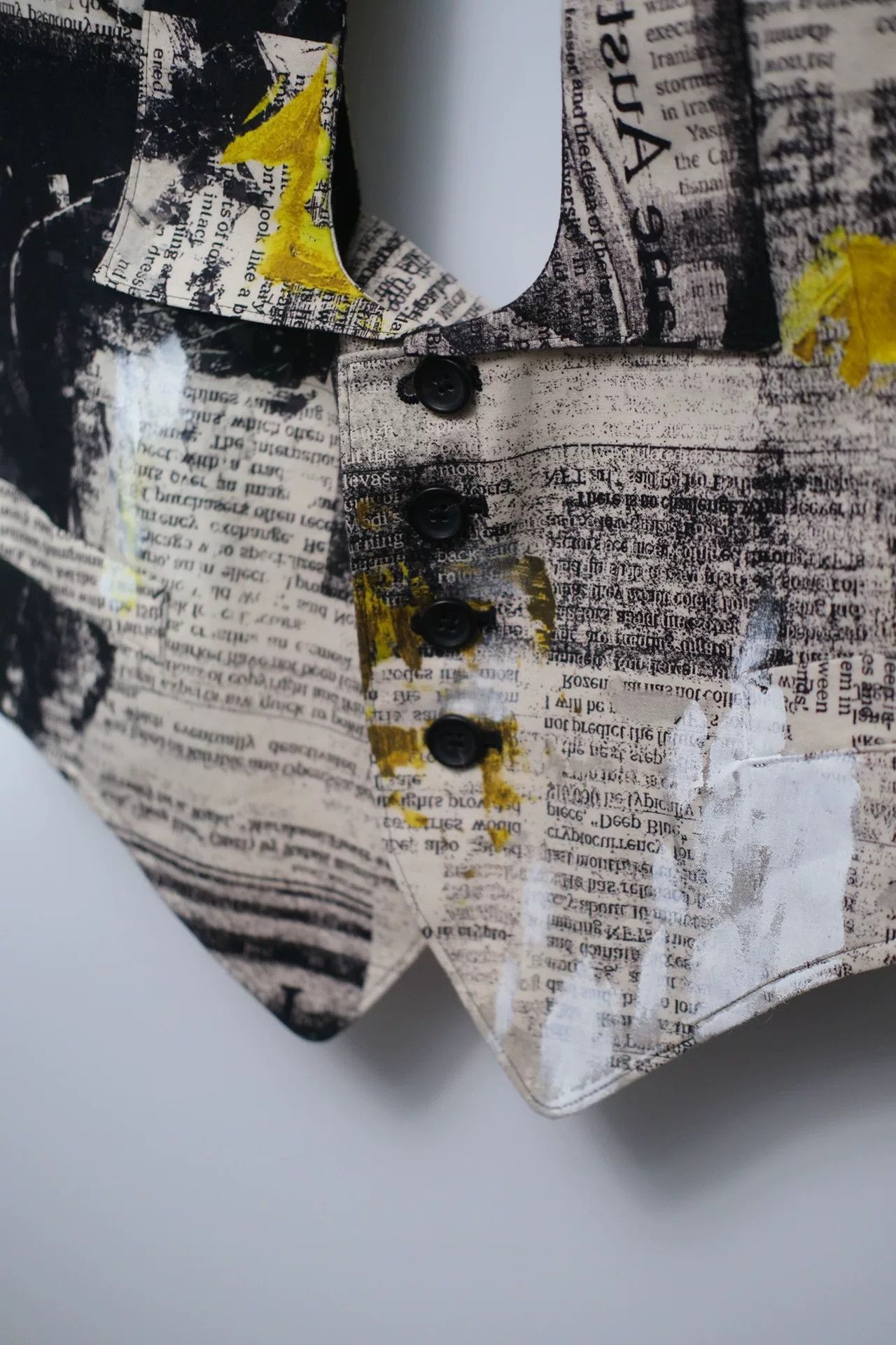 Yohji Yamamoto Yohji Yamamoto Yellow Newspaper Vest Size US M / EU 48-50 / 2 - 2 Thumbnail