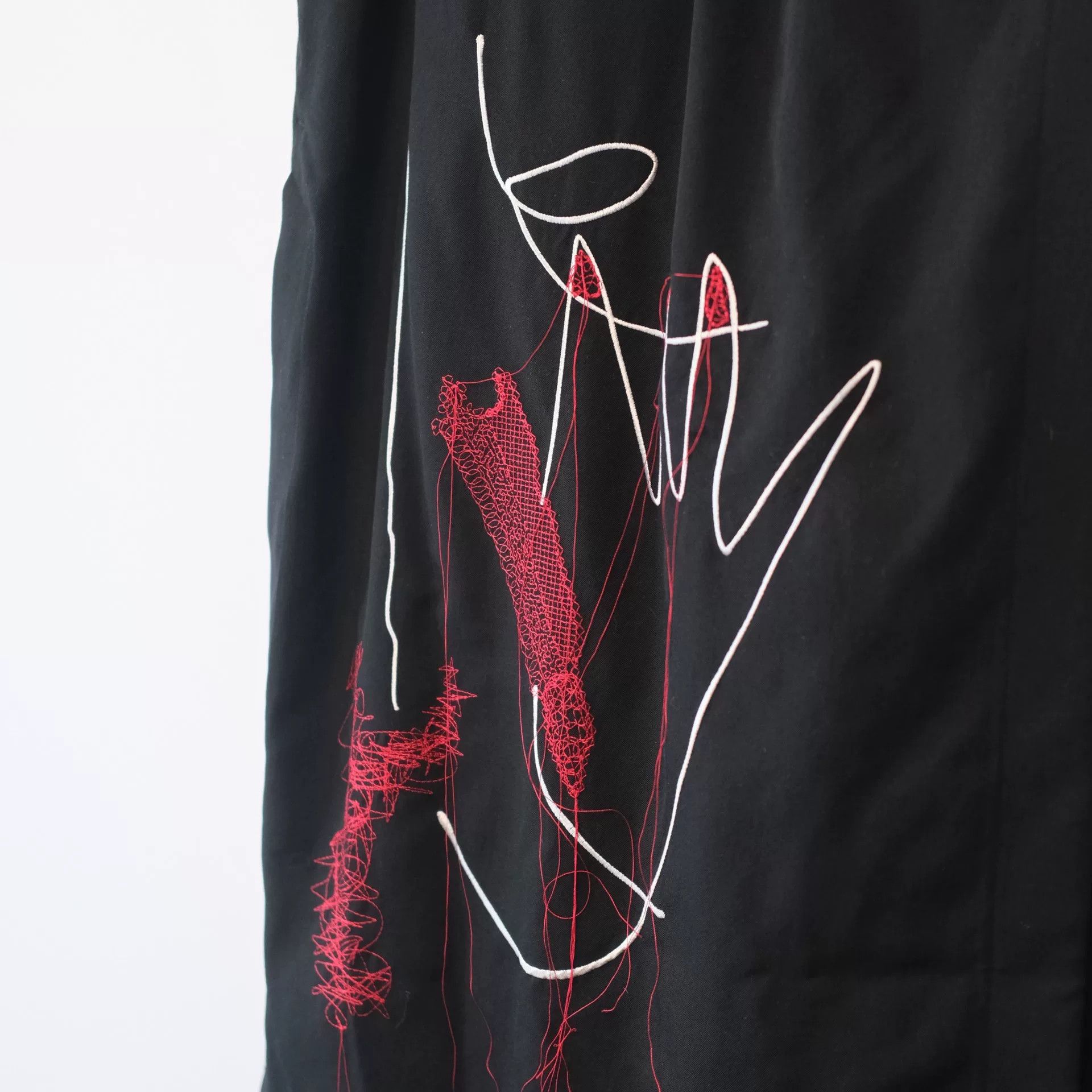 Yohji Yamamoto Yohji Yamamoto Black Pant with Print Detail Size 25" / US 0 / IT 36 - 6 Thumbnail