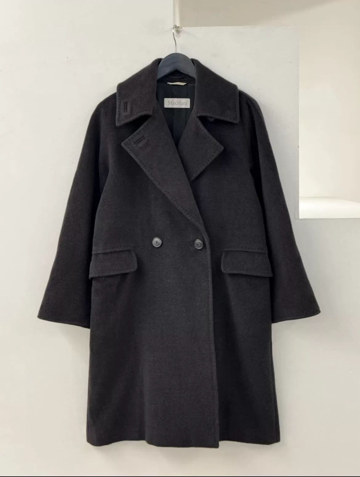 Max Mara Max Mara Wool Blend Coat for Women Size M / US 6-8 / IT 42-44 - 2 Thumbnail
