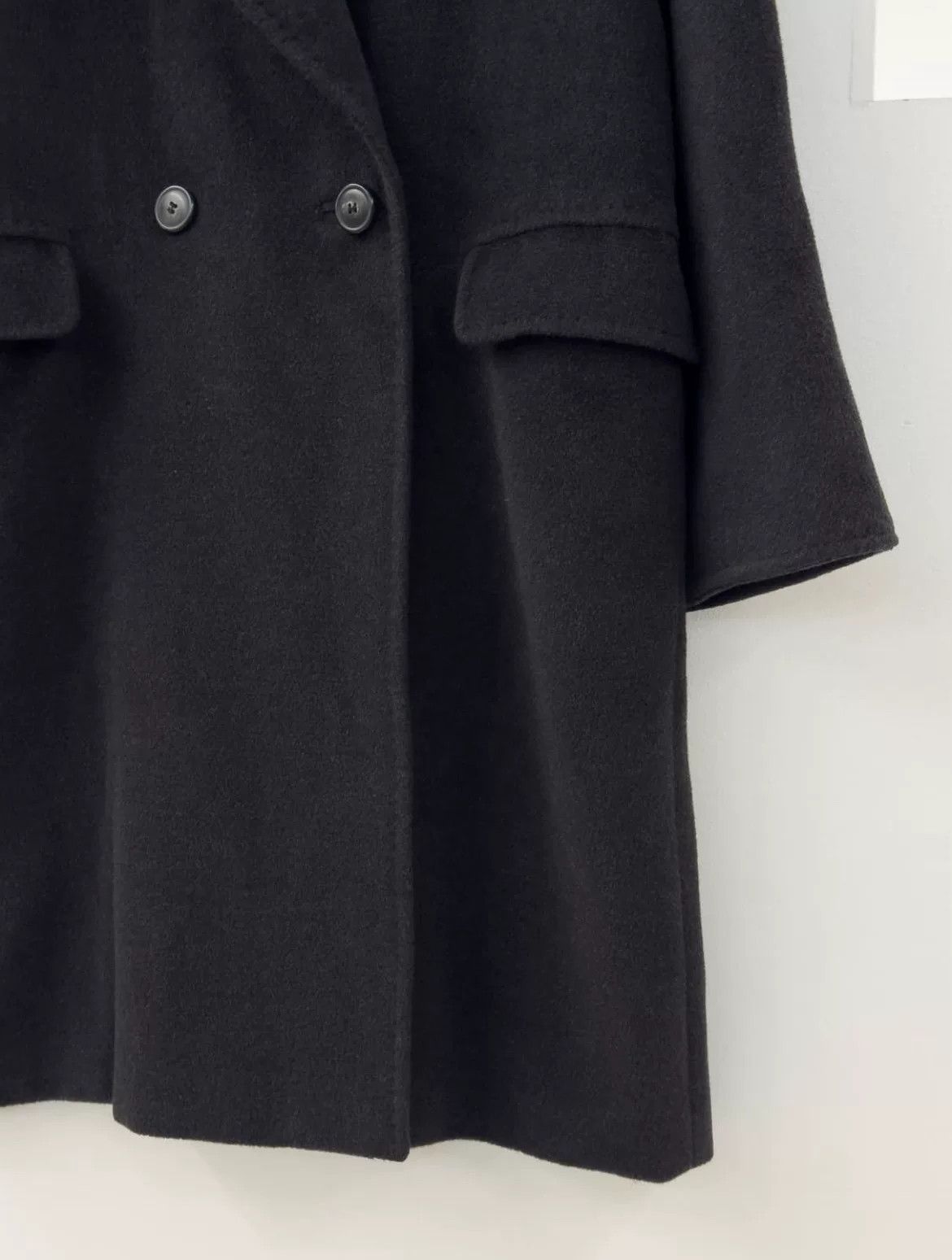 Max Mara Max Mara Wool Blend Coat for Women Size M / US 6-8 / IT 42-44 - 4 Thumbnail