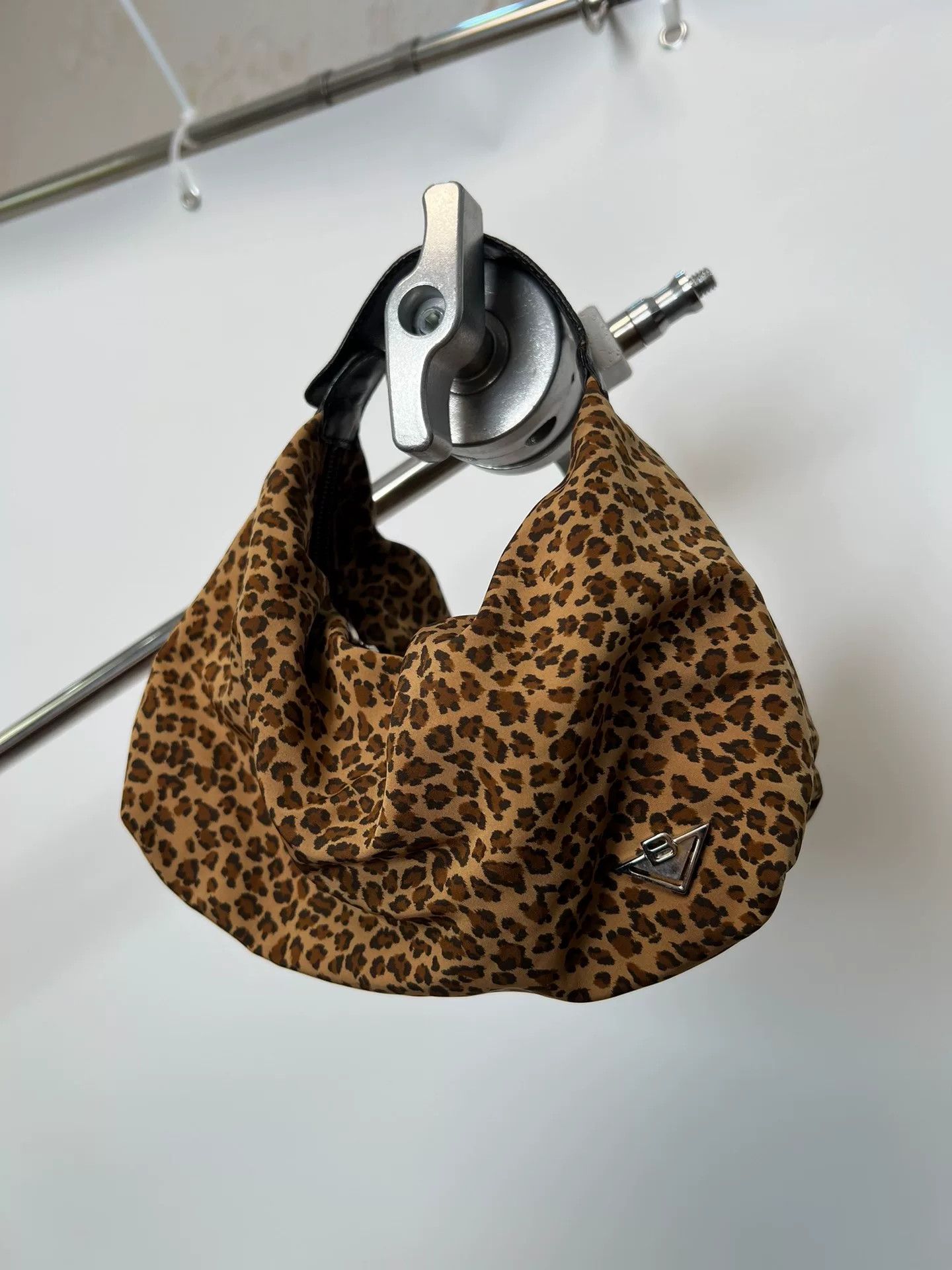 Bottega Veneta Bottega Veneta Vintage Leopard Print Tote Bag Size ONE SIZE - 2 Thumbnail