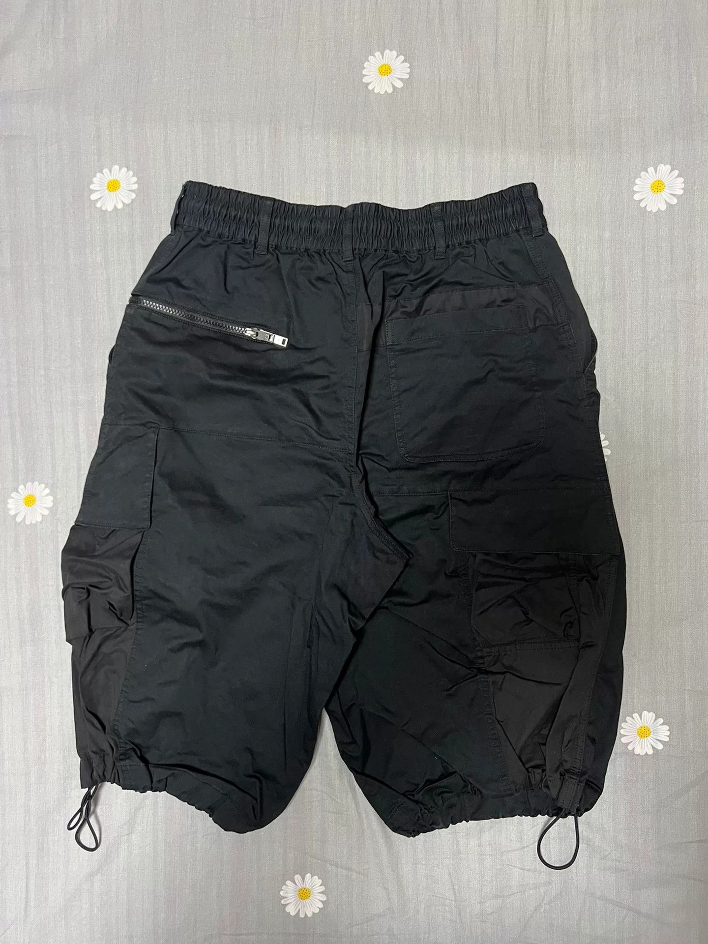 Y-3 Y-3 Black Men's Shorts for Sale Size US 26 / EU 42 - 4 Thumbnail