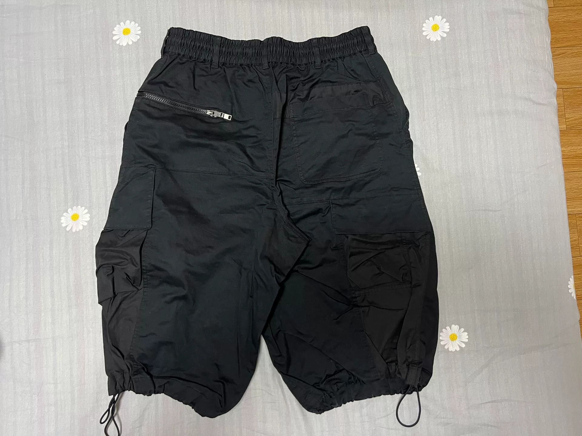 Y-3 Y-3 Black Men's Shorts for Sale Size US 26 / EU 42 - 3 Thumbnail