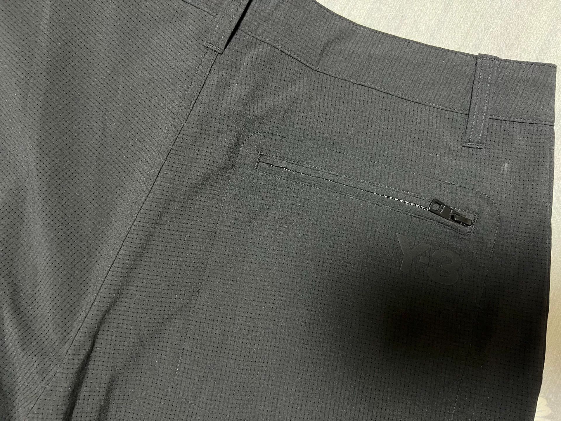 Y-3 Y-3 Black Shorts for Men Size US 30 / EU 46 - 4 Thumbnail